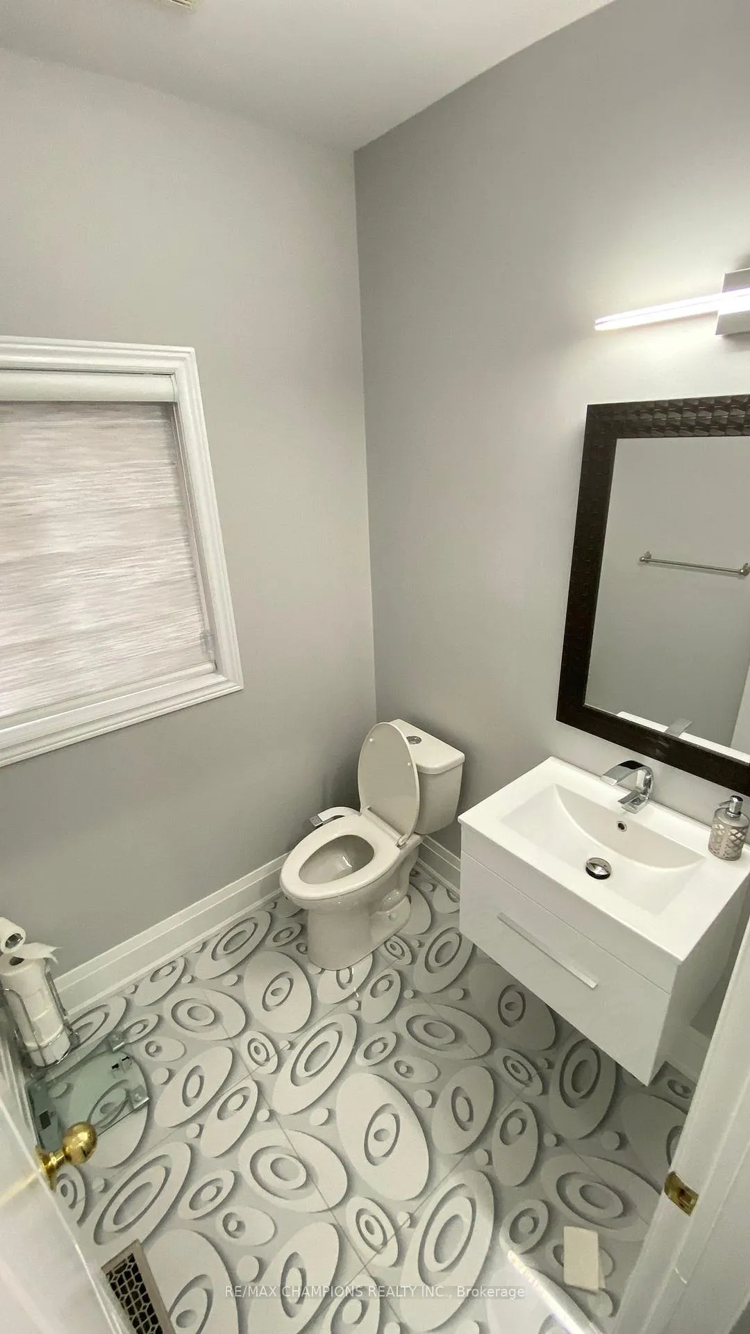 Photo 8 of 27 Stonecrest Drive, Brampton, Sandringham-Wellington — HOMEH