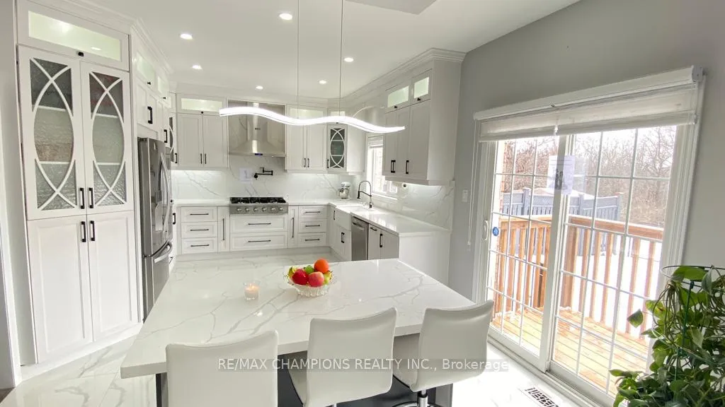 Photo 9 of 27 Stonecrest Drive, Brampton, Sandringham-Wellington — HOMEH