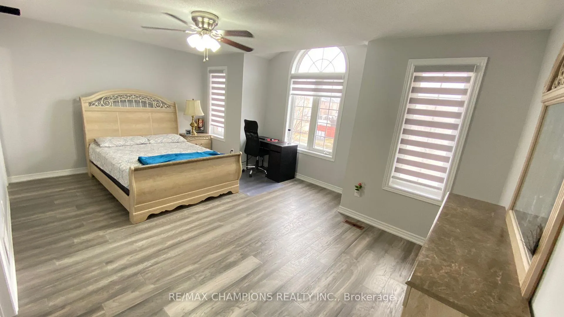 Photo 17 of 27 Stonecrest Drive, Brampton, Sandringham-Wellington — HOMEH