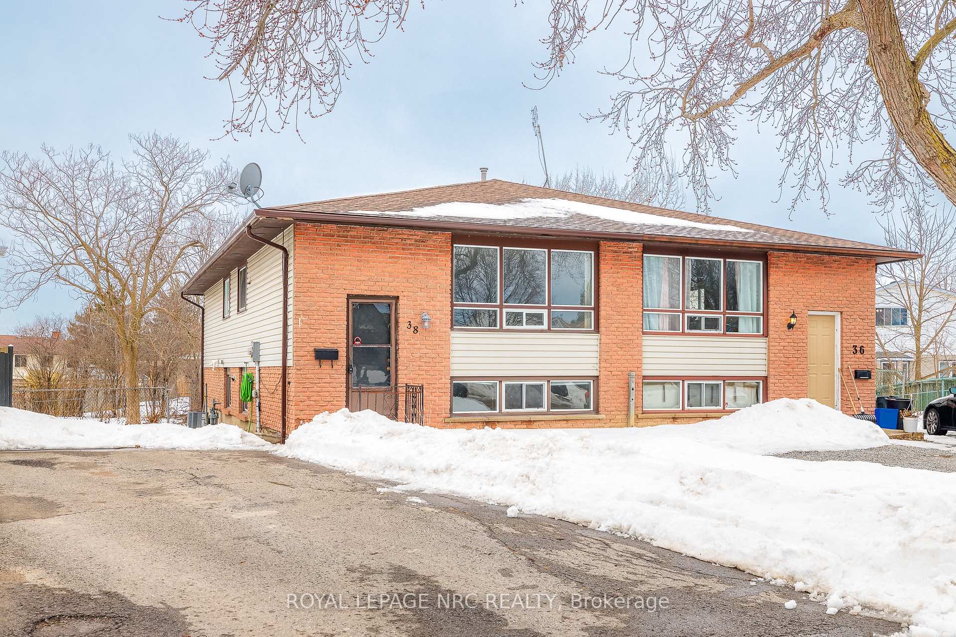 Photo 1 of 38 Buchanan Crescent, Thorold, Confederation Heights — HOMEH
