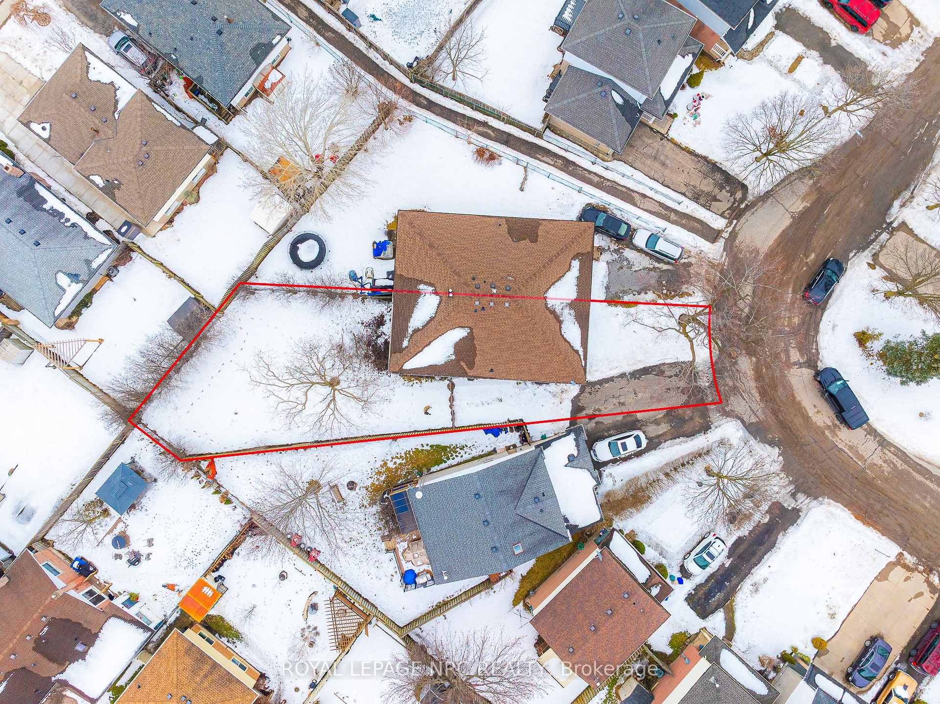 Photo 3 of 38 Buchanan Crescent, Thorold, Confederation Heights — HOMEH