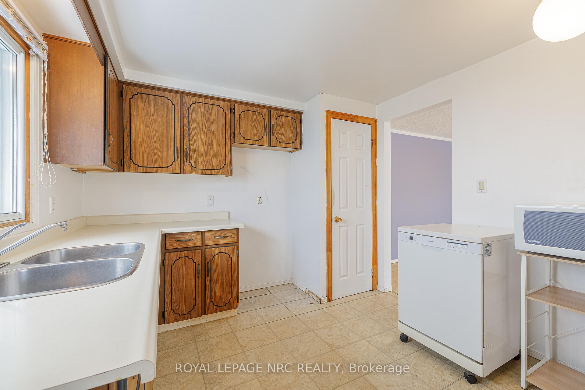 Photo 12 of 38 Buchanan Crescent, Thorold, Confederation Heights — HOMEH