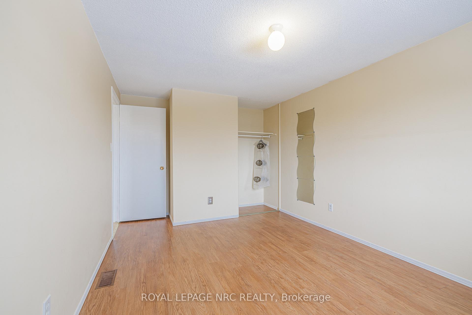 Photo 20 of 38 Buchanan Crescent, Thorold, Confederation Heights — HOMEH