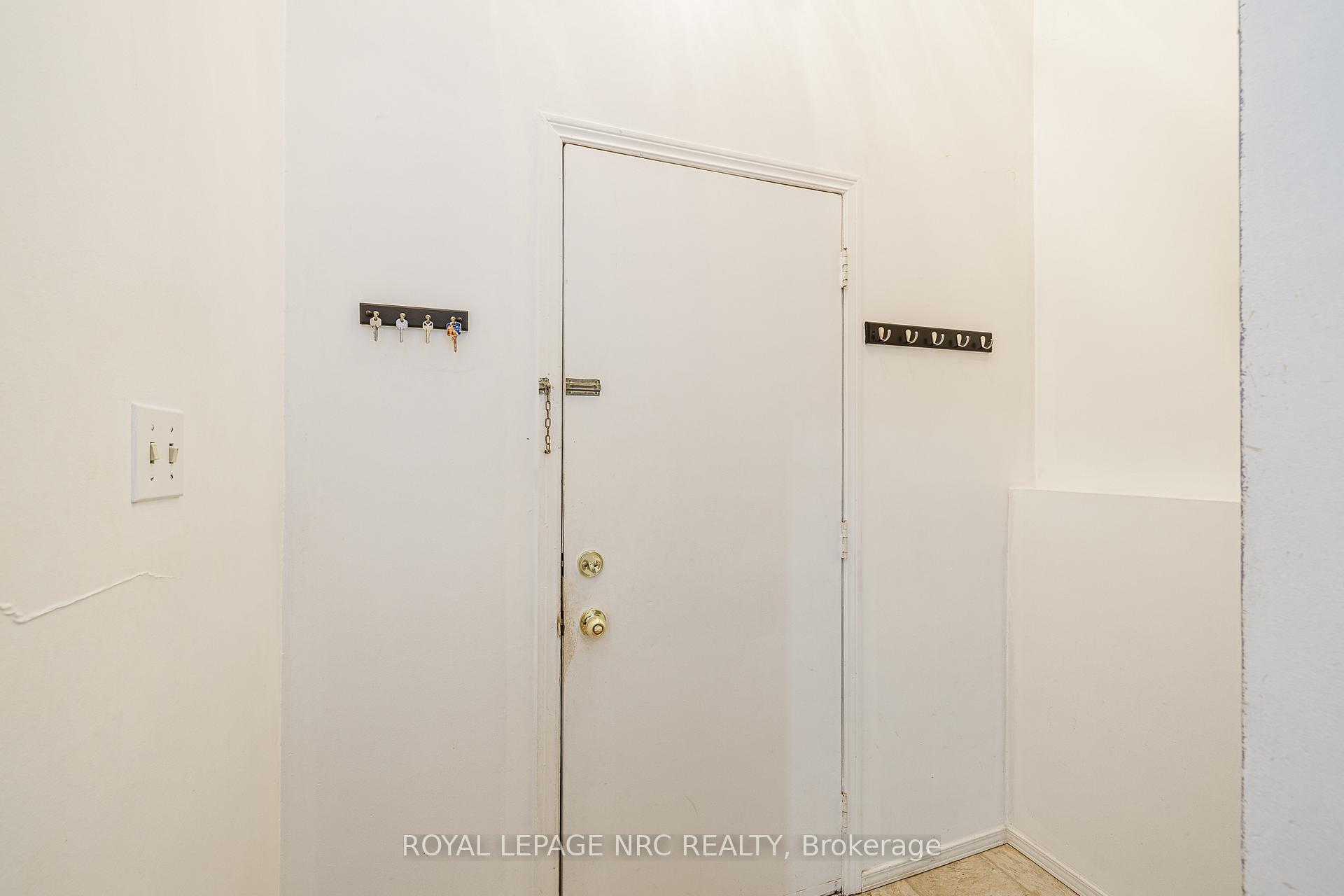 Photo 22 of 38 Buchanan Crescent, Thorold, Confederation Heights — HOMEH