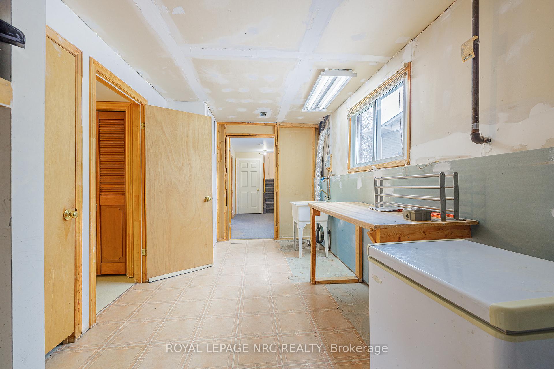 Photo 28 of 38 Buchanan Crescent, Thorold, Confederation Heights — HOMEH