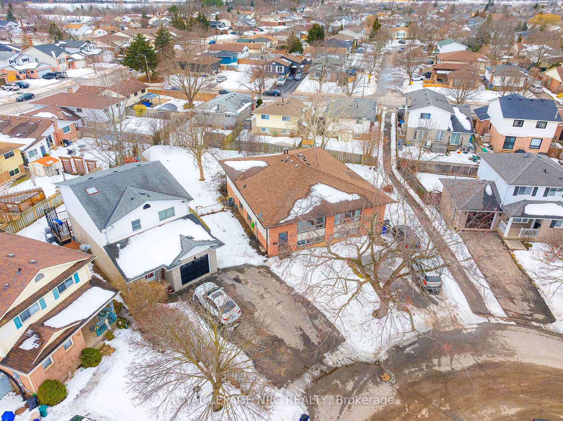 Photo 34 of 38 Buchanan Crescent, Thorold, Confederation Heights — HOMEH