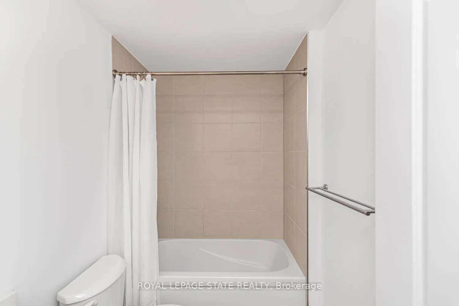 Photo 33 of Unit 1009, 470 Dundas Street E, Hamilton, Waterdown — HOMEH