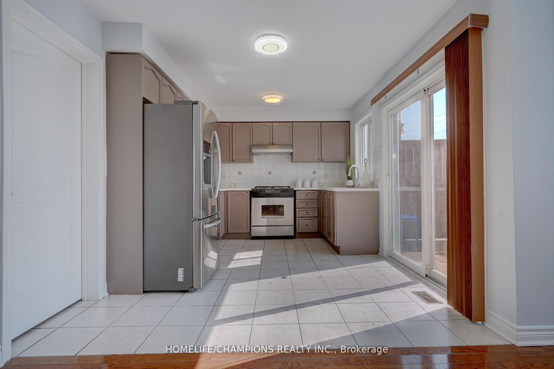 Photo 10 of 145 Raponi Circle, Scarborough, Rouge — HOMEH