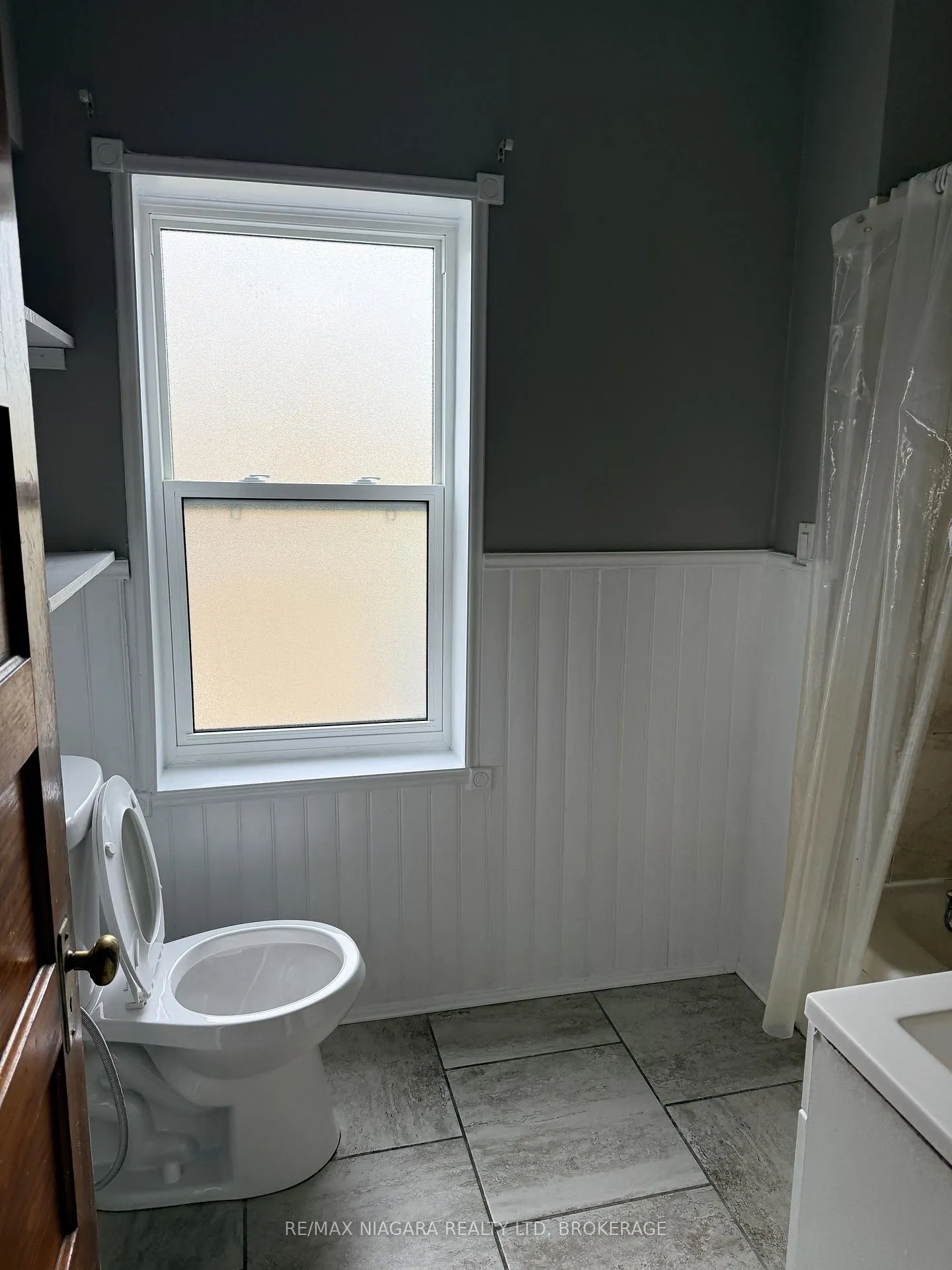Photo 13 of 20 Thomas Street, St. Catharines, Downtown — HOMEH
