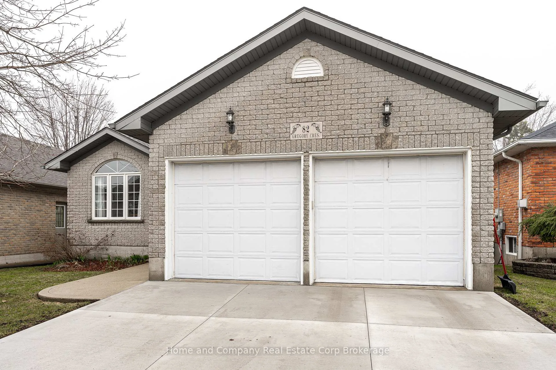 Photo 2 of 82 Gregory Crescent, Stratford — HOMEH