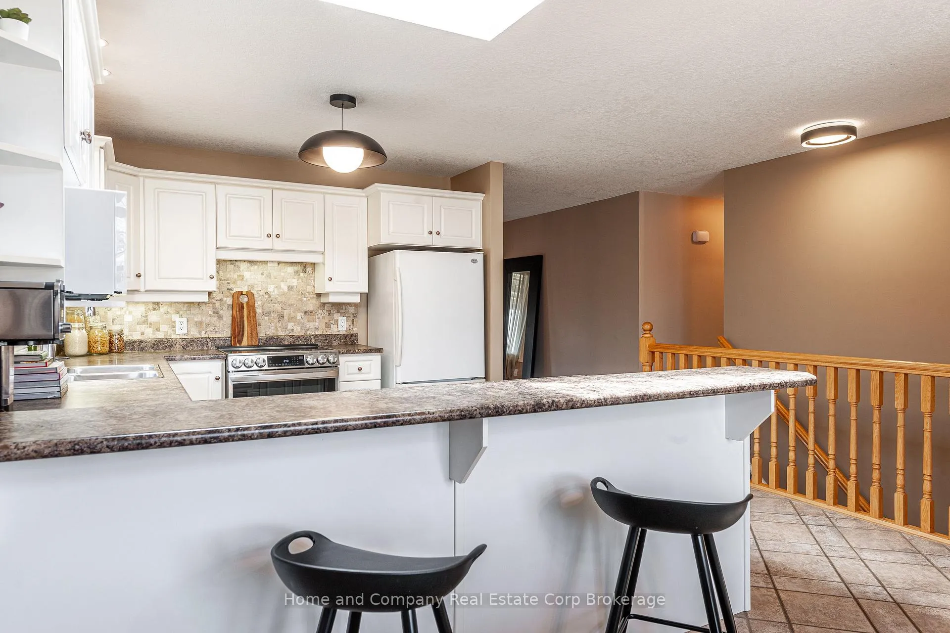 Photo 8 of 82 Gregory Crescent, Stratford — HOMEH