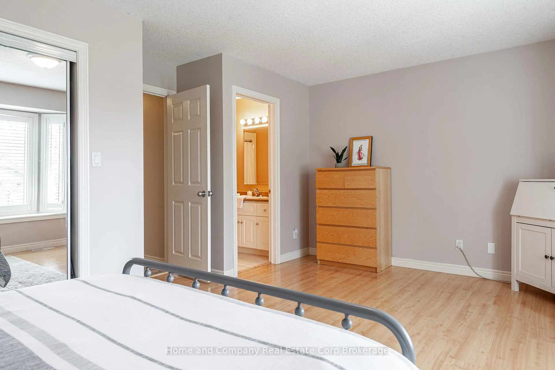 Photo 21 of 82 Gregory Crescent, Stratford — HOMEH