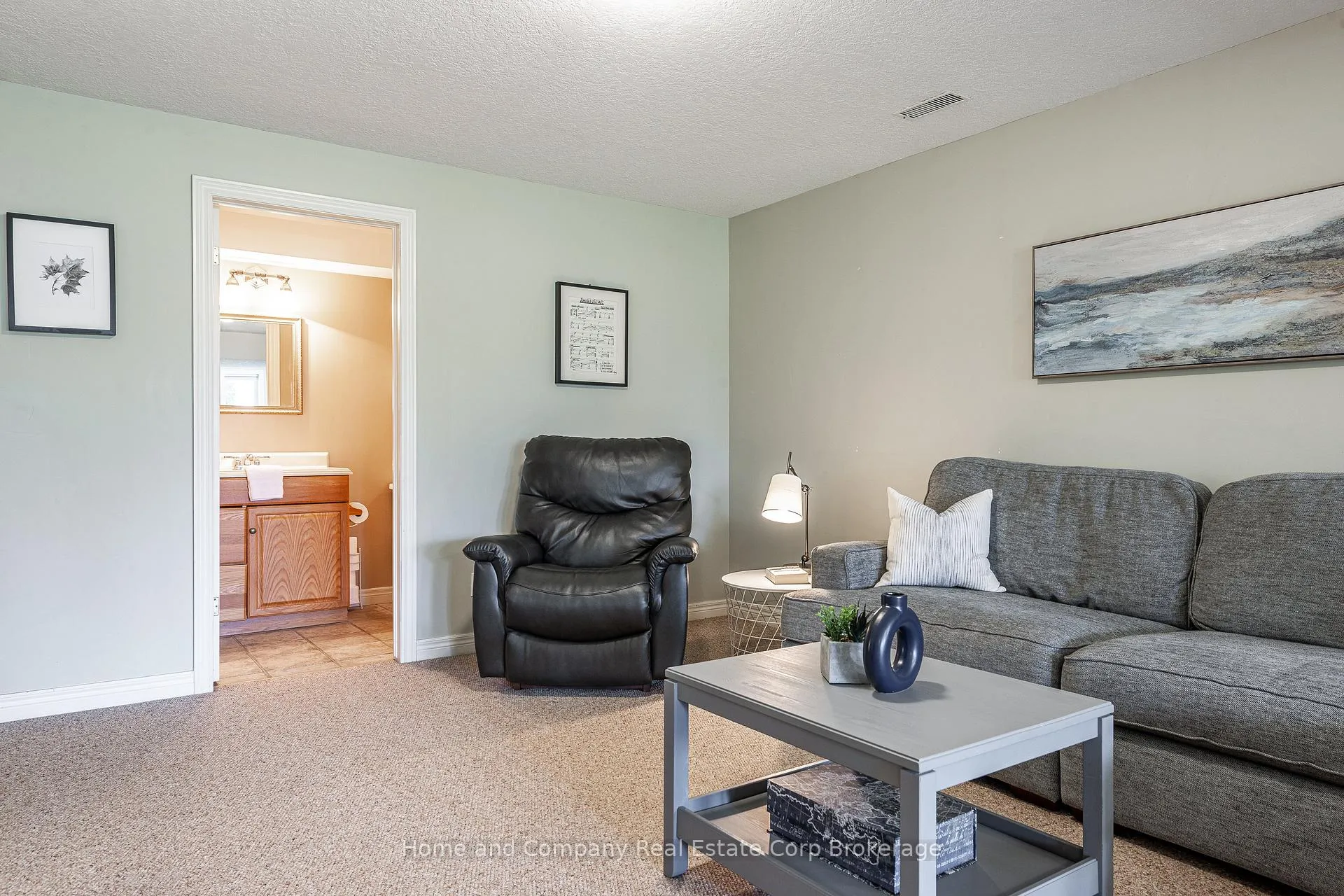 Photo 29 of 82 Gregory Crescent, Stratford — HOMEH