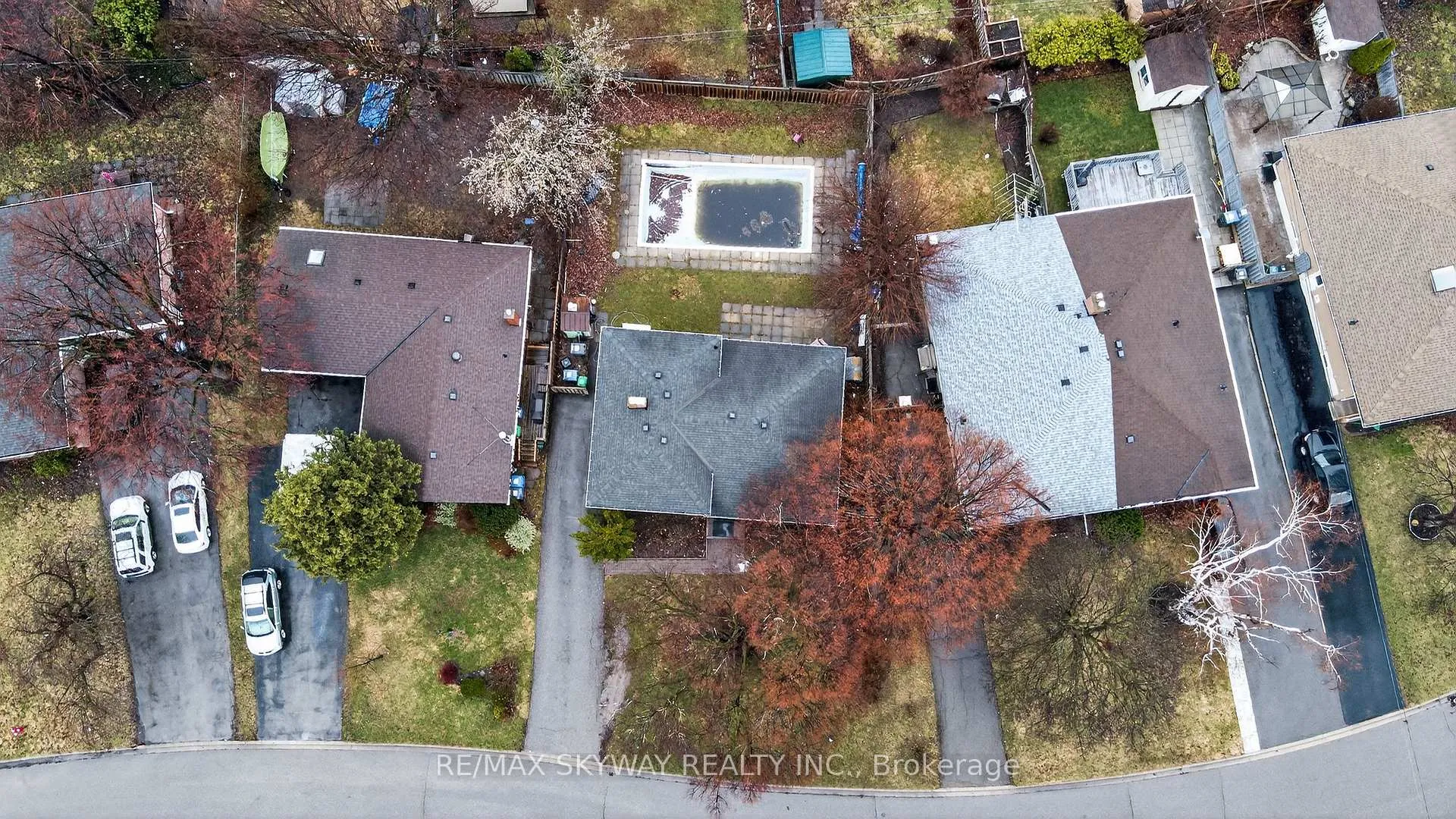 Photo 5 of 69 Argyle Crescent, Brampton, Avondale — HOMEH