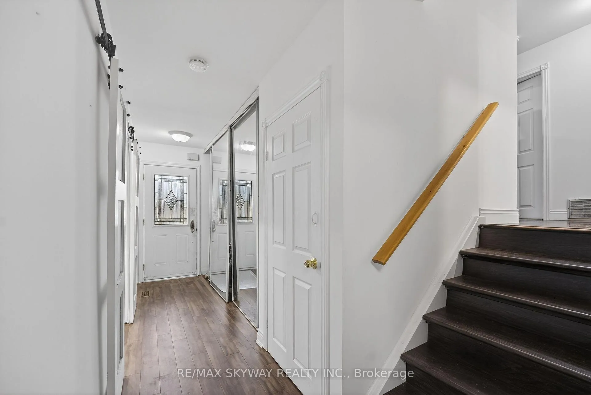 Photo 6 of 69 Argyle Crescent, Brampton, Avondale — HOMEH