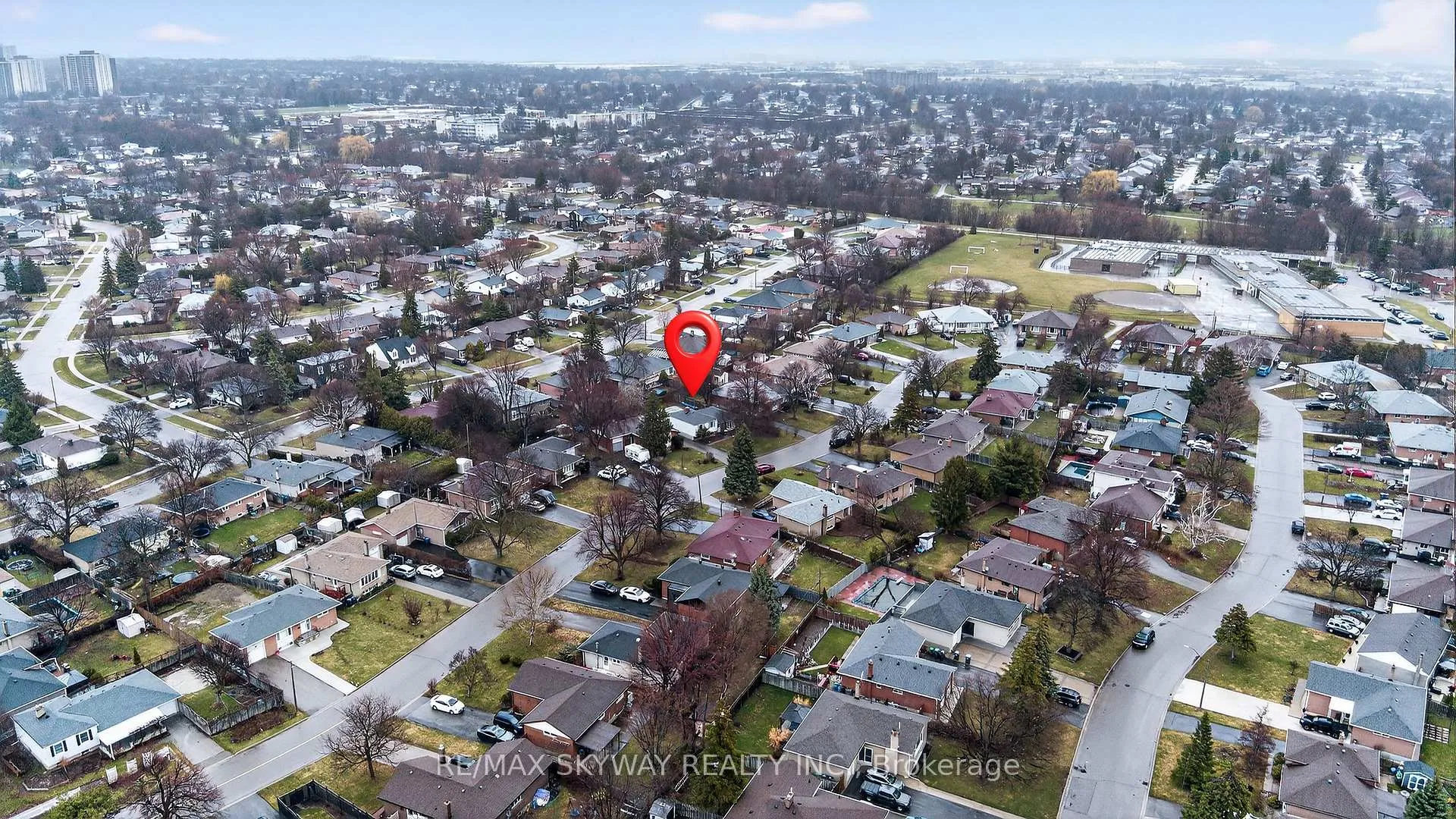 Photo 7 of 69 Argyle Crescent, Brampton, Avondale — HOMEH