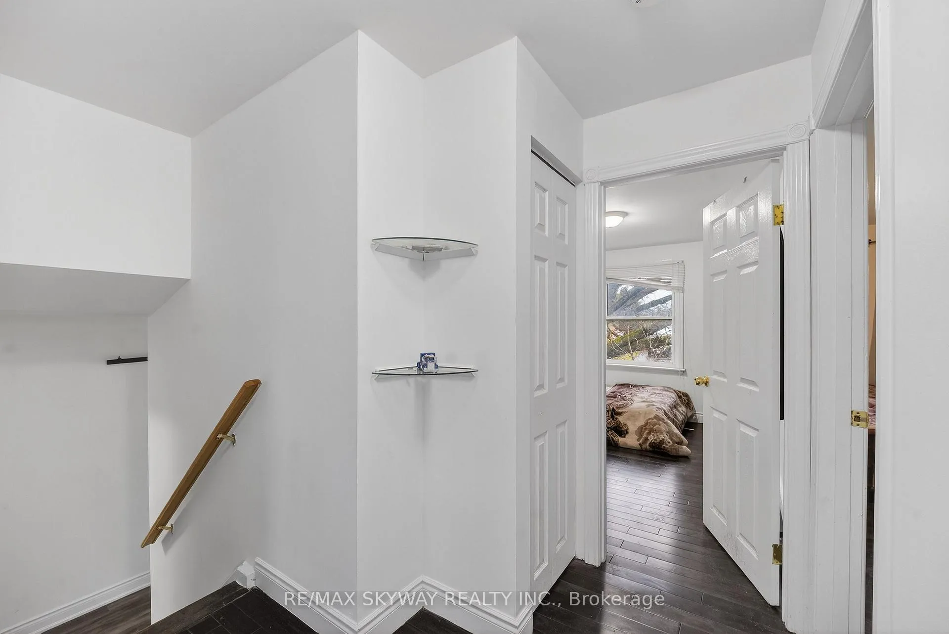 Photo 23 of 69 Argyle Crescent, Brampton, Avondale — HOMEH