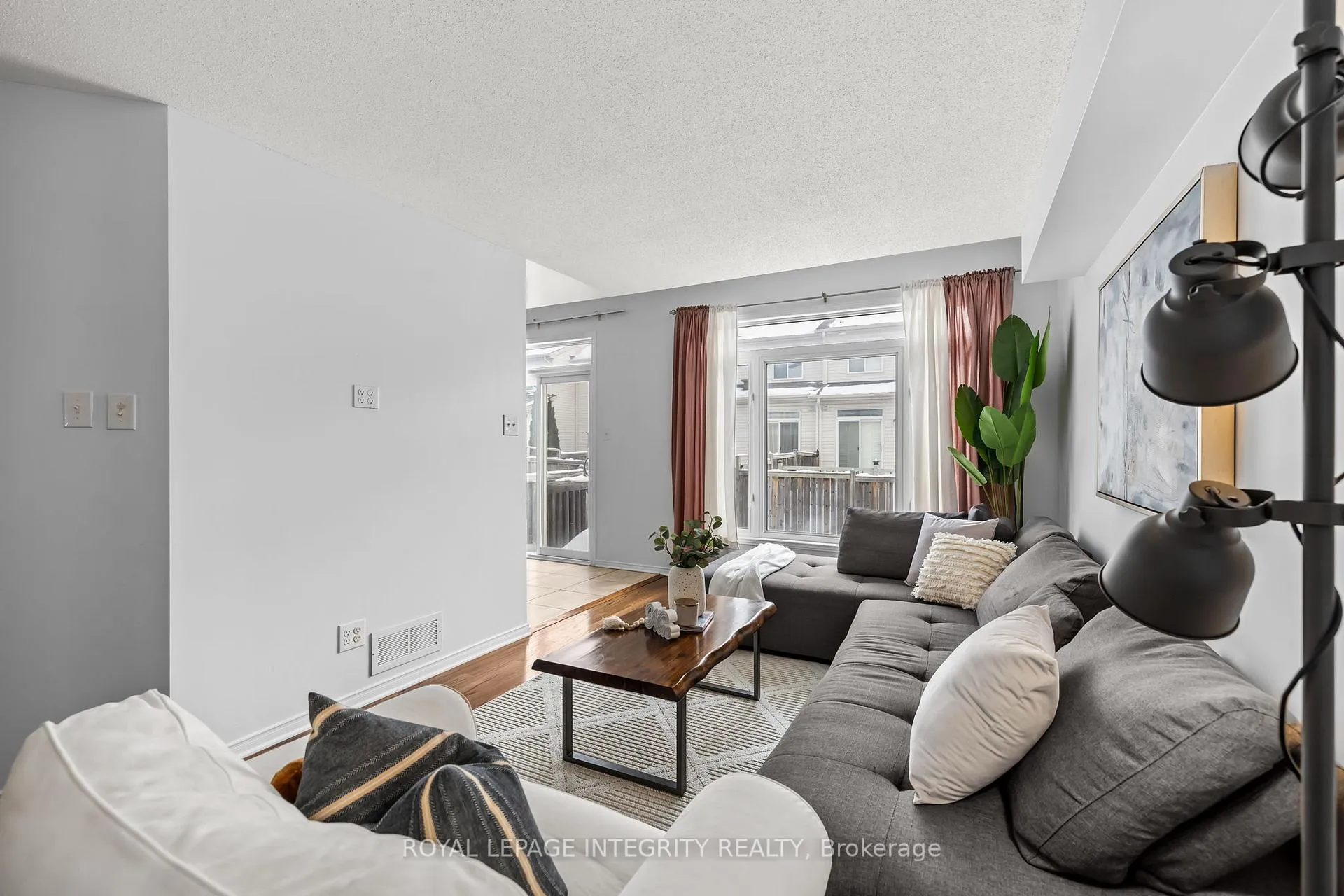Photo 7 of 213 Opus Street, Ottawa, Kanata - Emerald Meadows/Trailwest — HOMEH