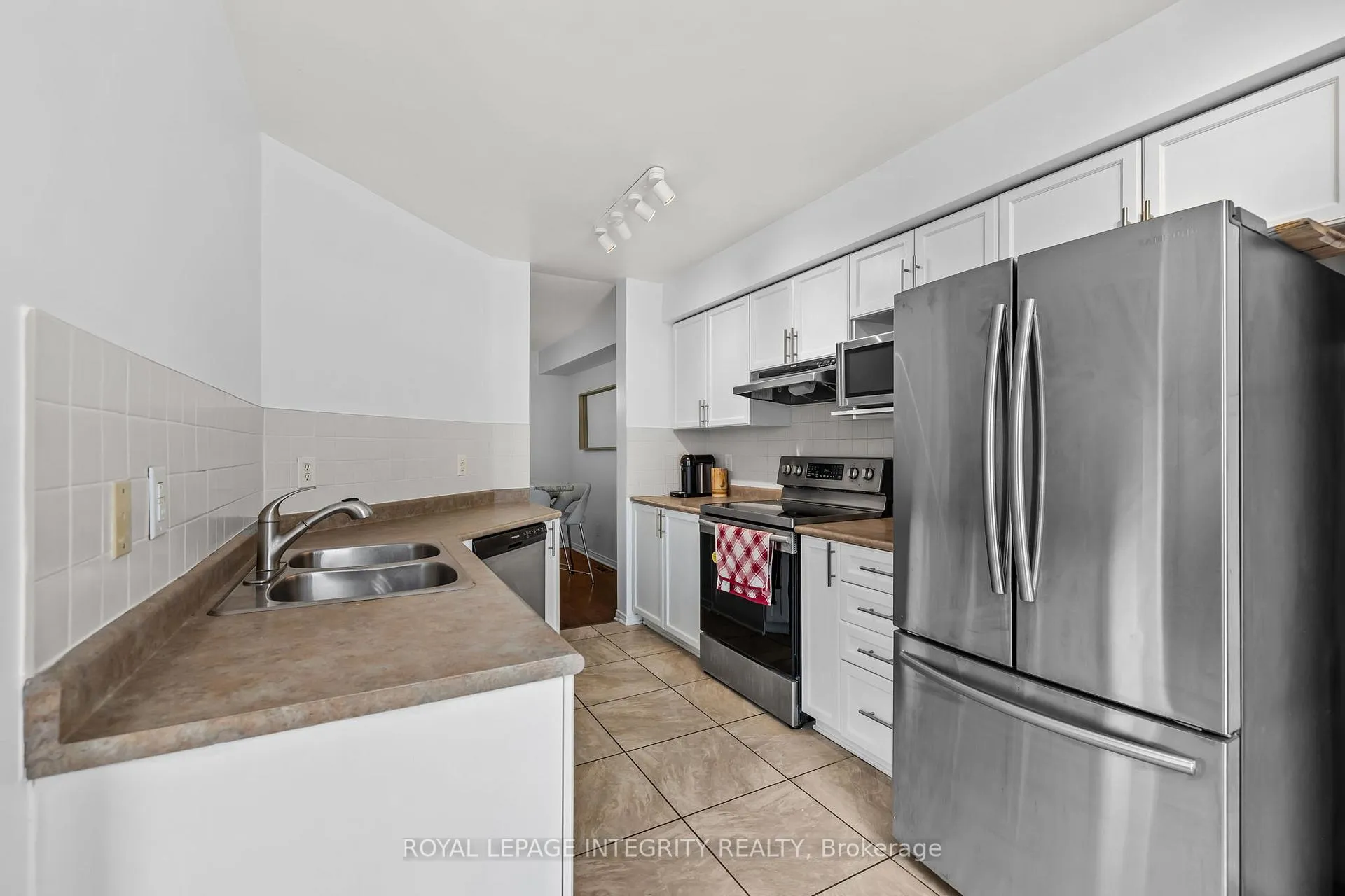 Photo 11 of 213 Opus Street, Ottawa, Kanata - Emerald Meadows/Trailwest — HOMEH
