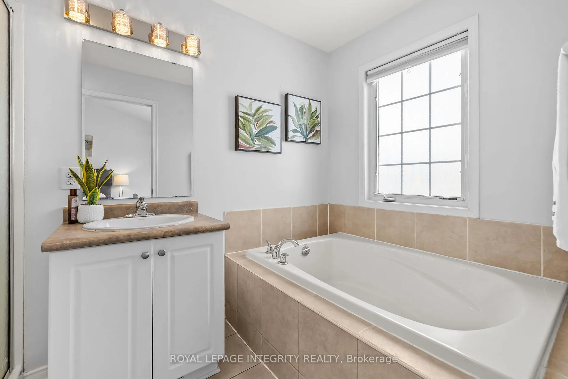 Photo 20 of 213 Opus Street, Ottawa, Kanata - Emerald Meadows/Trailwest — HOMEH