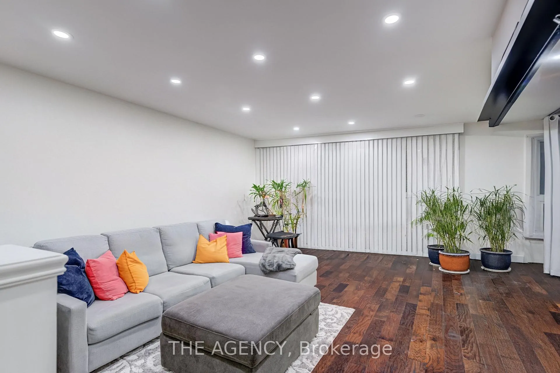 Photo 2 of 513 Alder Court, Pickering, Amberlea — HOMEH
