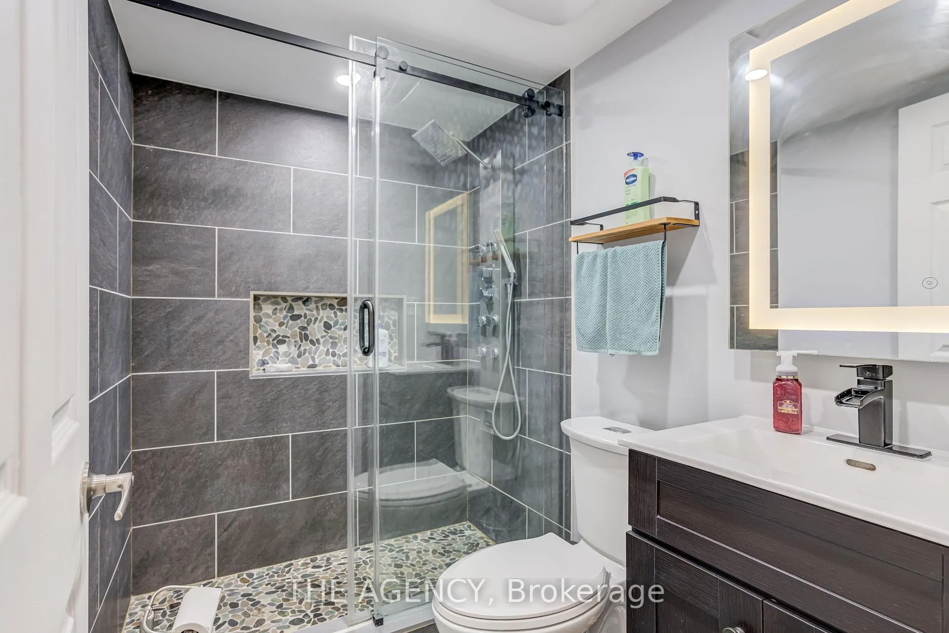 Photo 25 of 513 Alder Court, Pickering, Amberlea — HOMEH