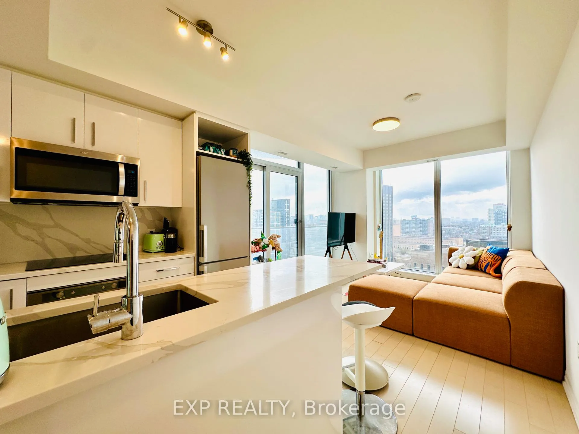 Photo 9 of Unit 1501, 805 Carling Avenue, Ottawa, West Centre Town — HOMEH
