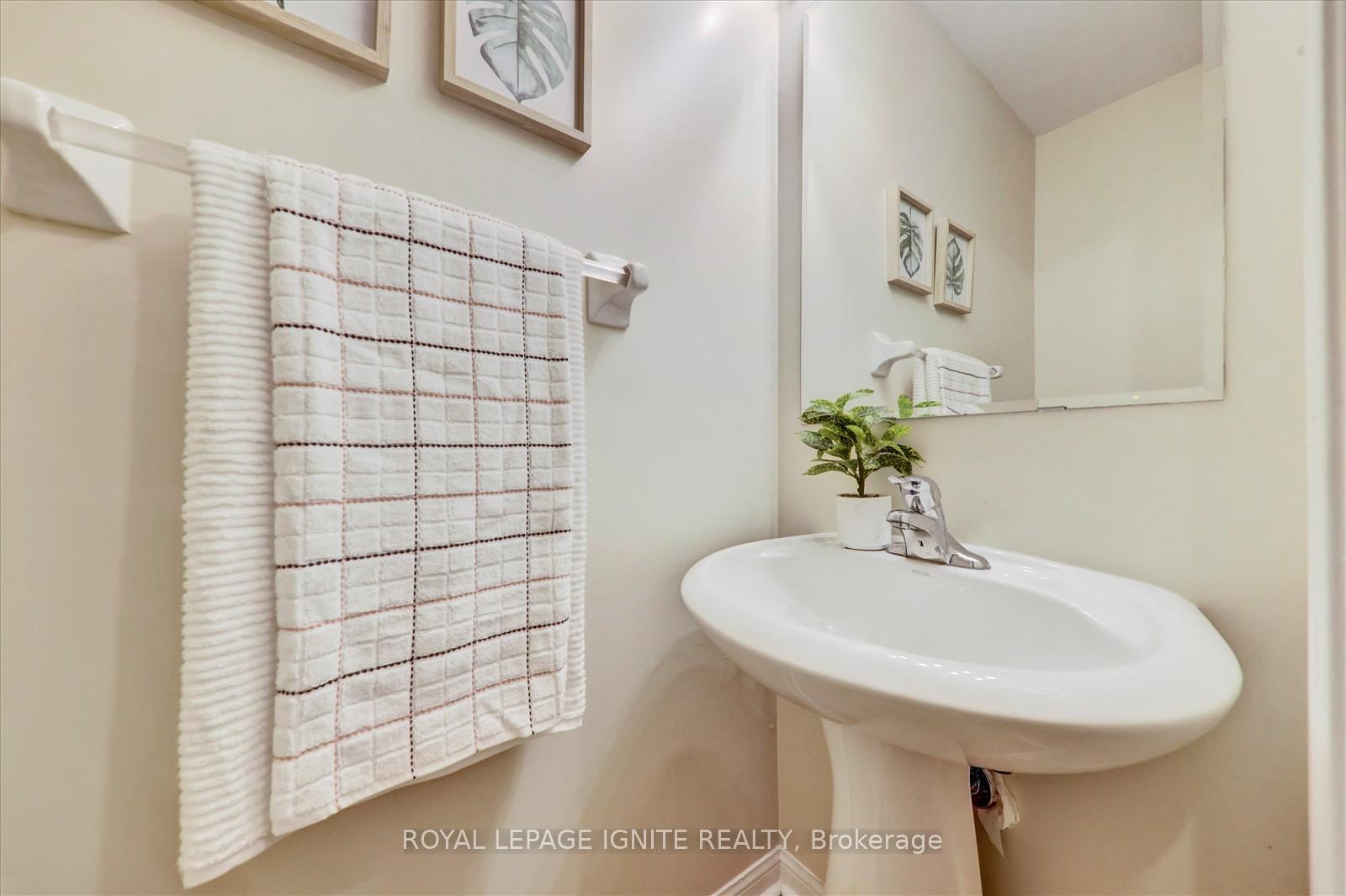 Photo 8 of 21 Ecopark Gate, Scarborough, Rouge — HOMEH