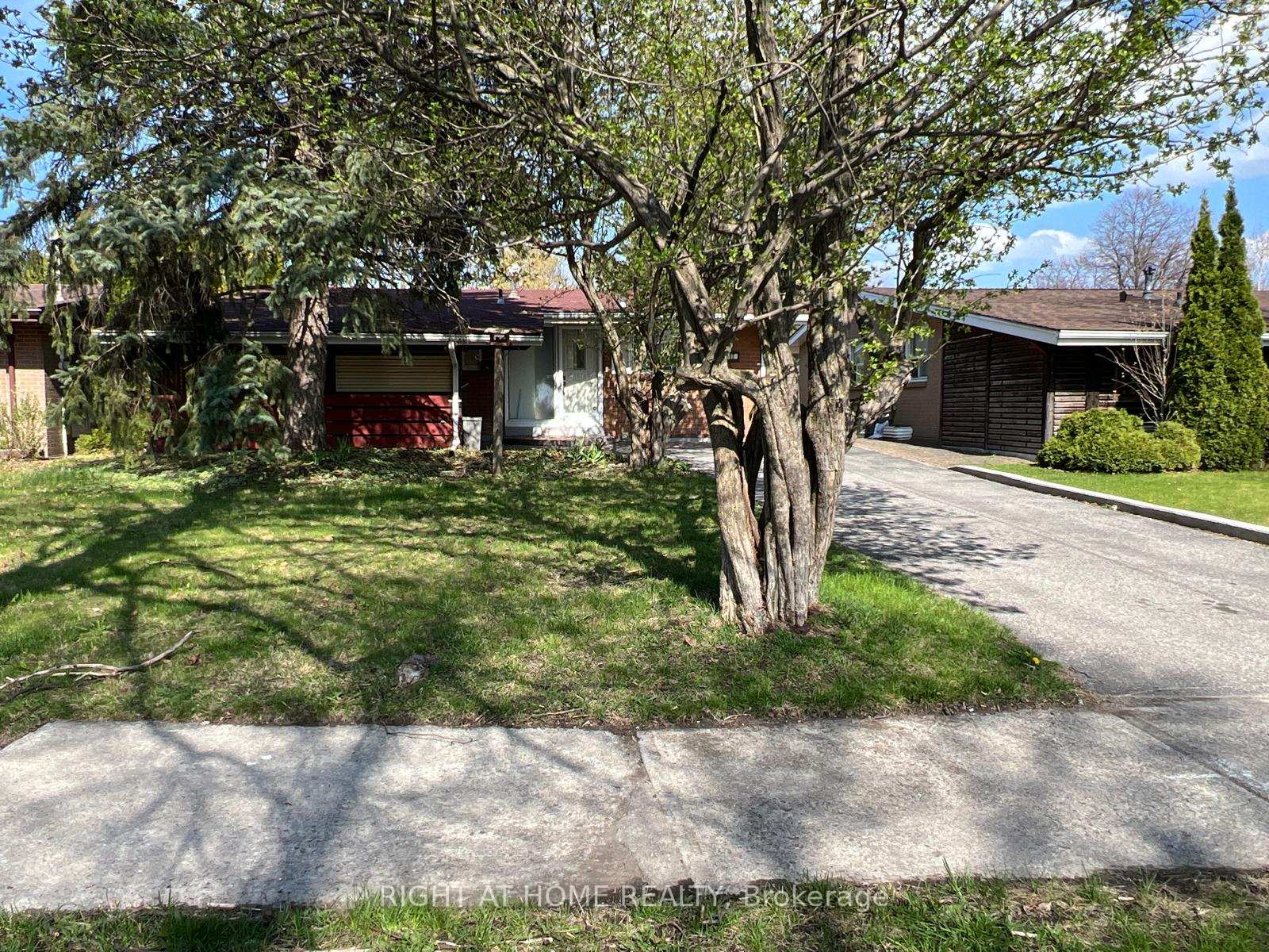 Photo 2 of 17 Brookridge Drive, Scarborough, Bendale — HOMEH