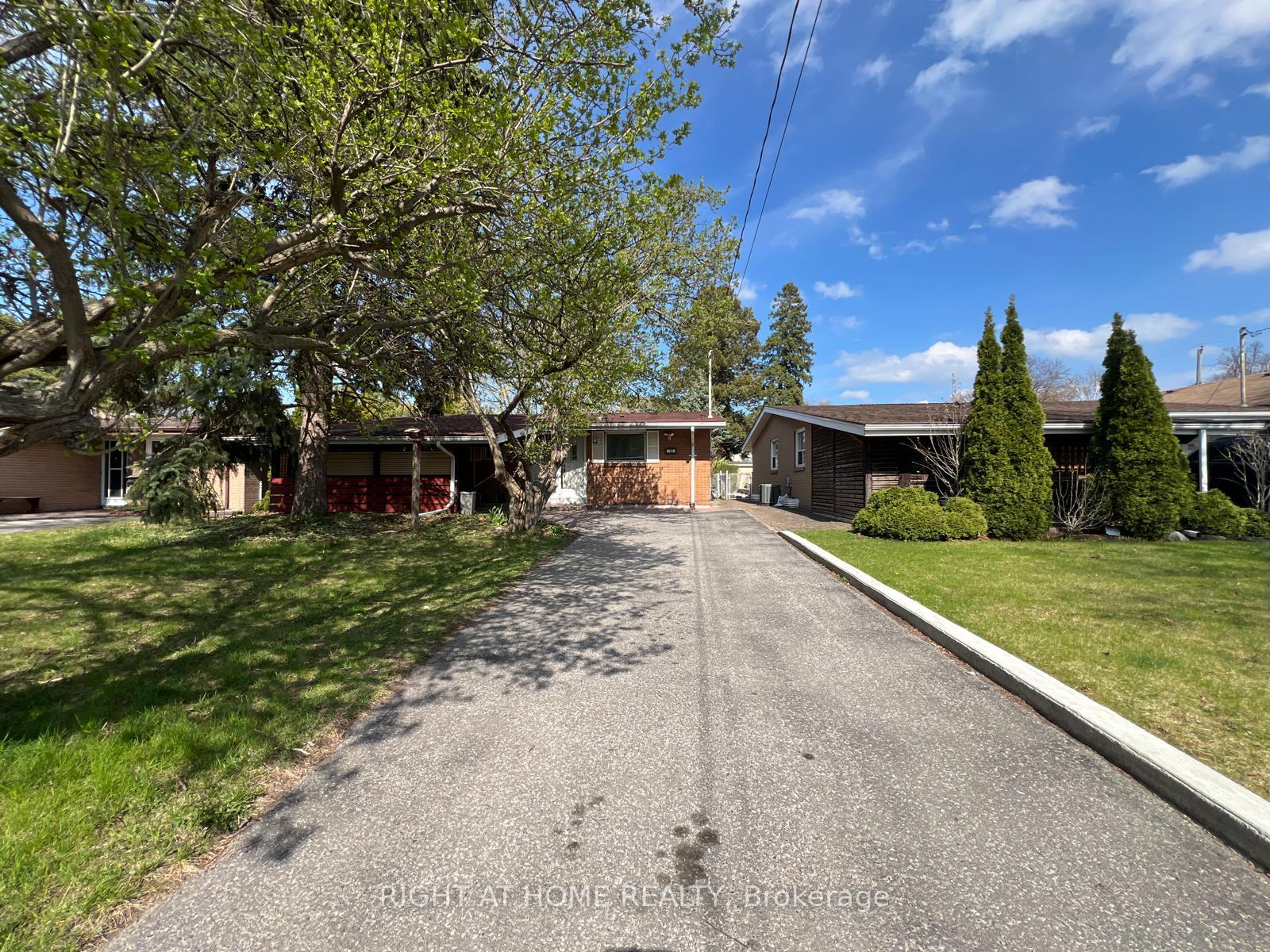Photo 4 of 17 Brookridge Drive, Scarborough, Bendale — HOMEH
