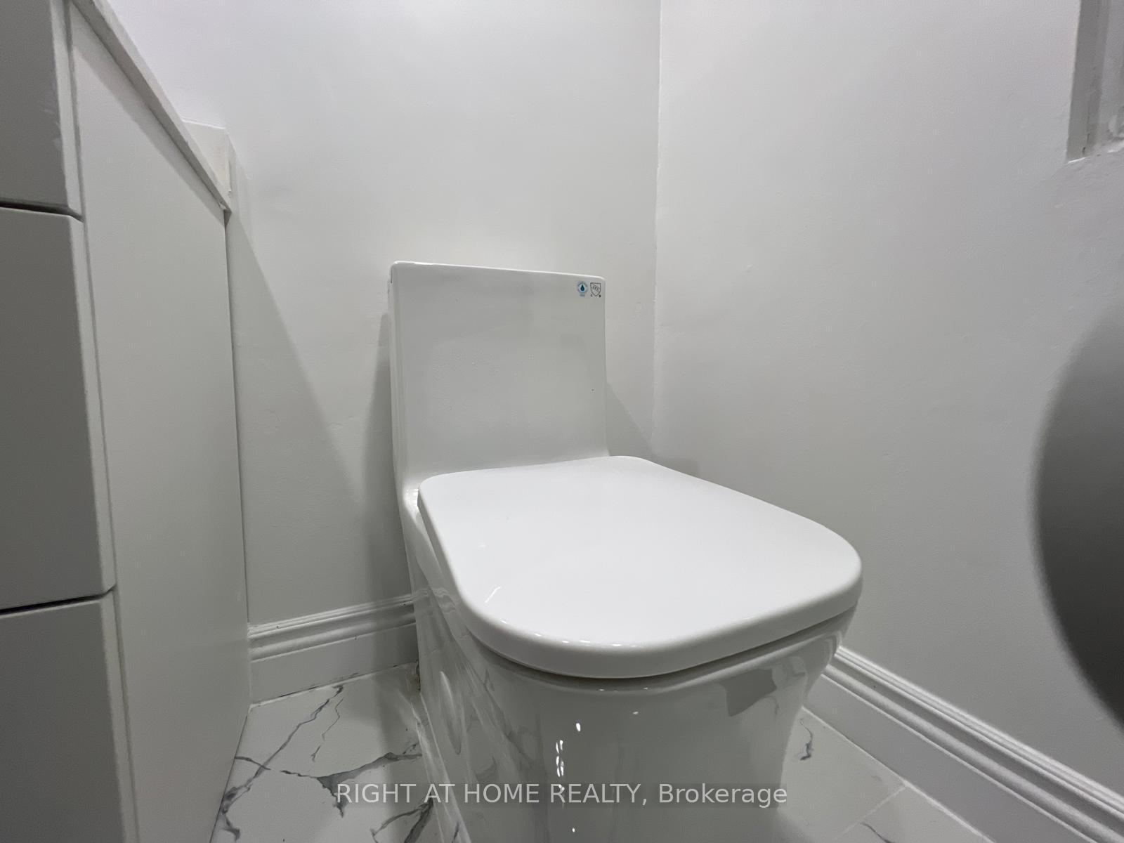 Photo 8 of 17 Brookridge Drive, Scarborough, Bendale — HOMEH