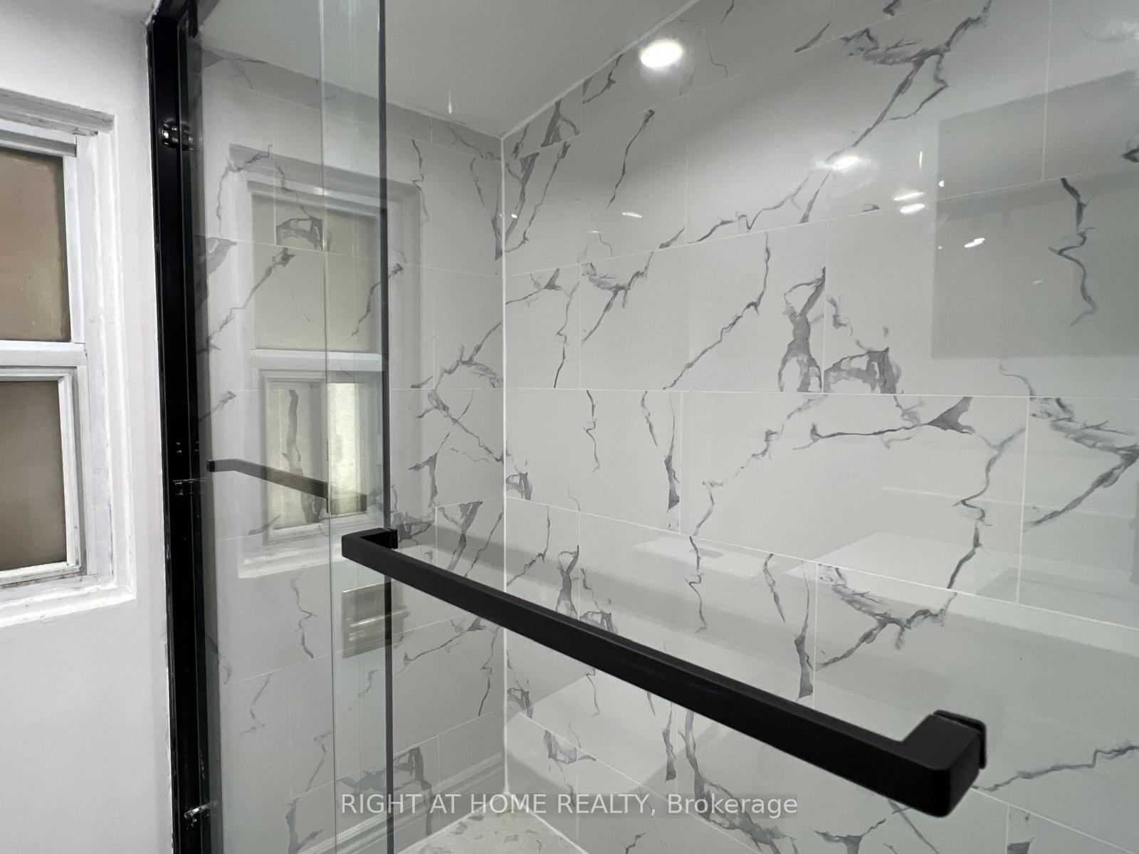 Photo 11 of 17 Brookridge Drive, Scarborough, Bendale — HOMEH