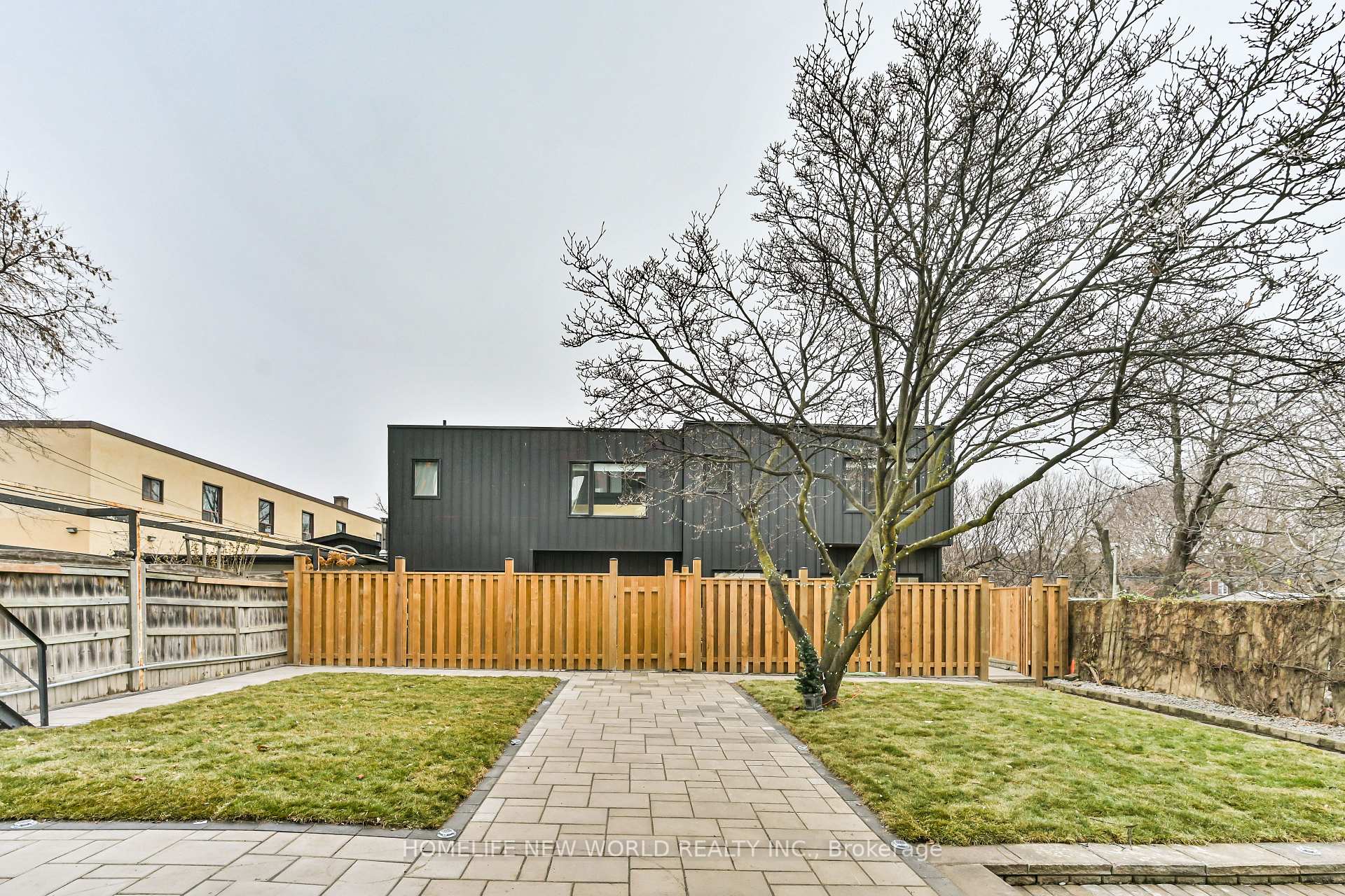 Front of Unit Laneway, 997 Dufferin Street