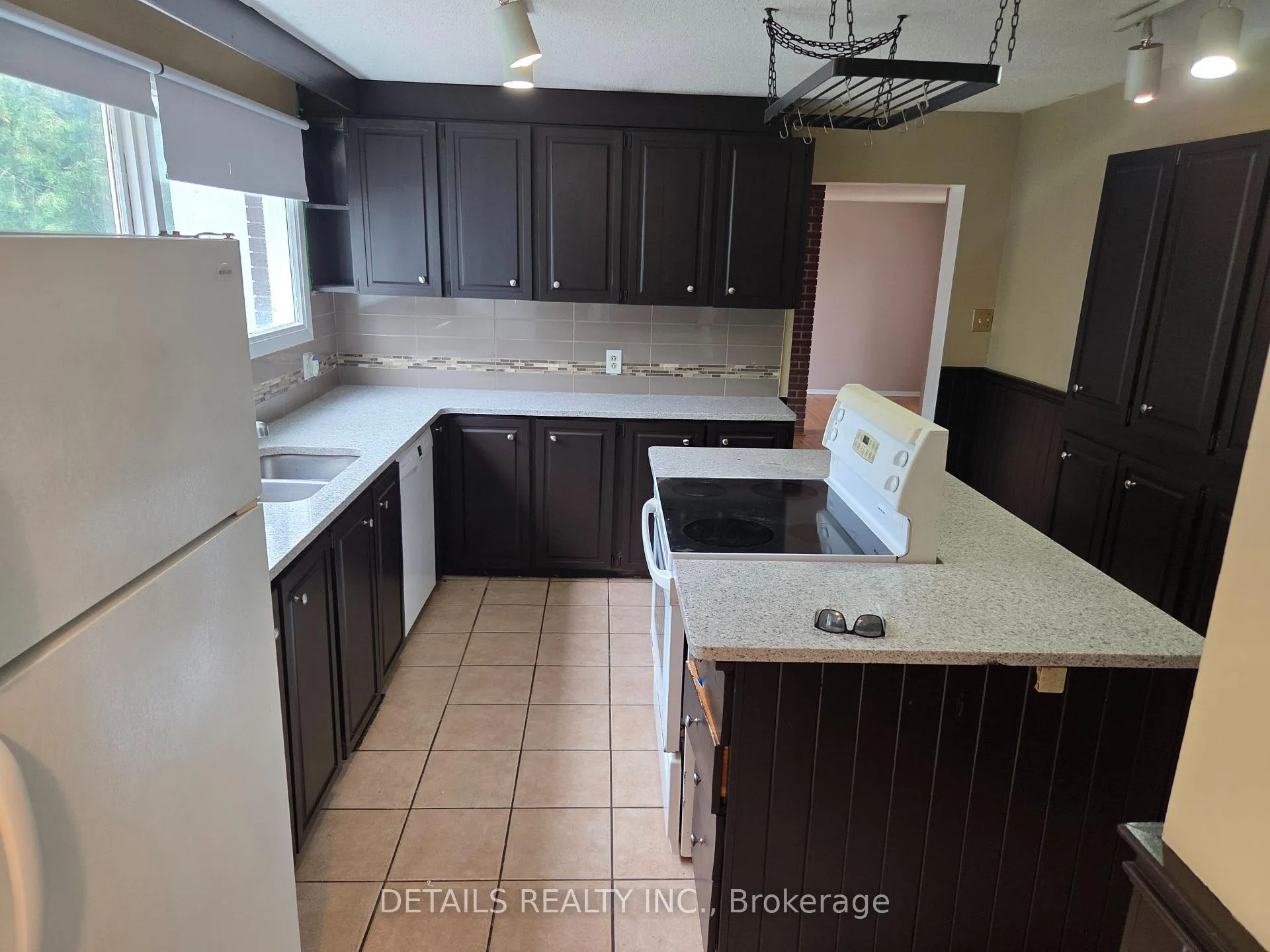 Photo 5 of 46 Beaumaris Drive, Ottawa, Bruce Farm/Graham Park/Qualicum/Bellands — HOMEH