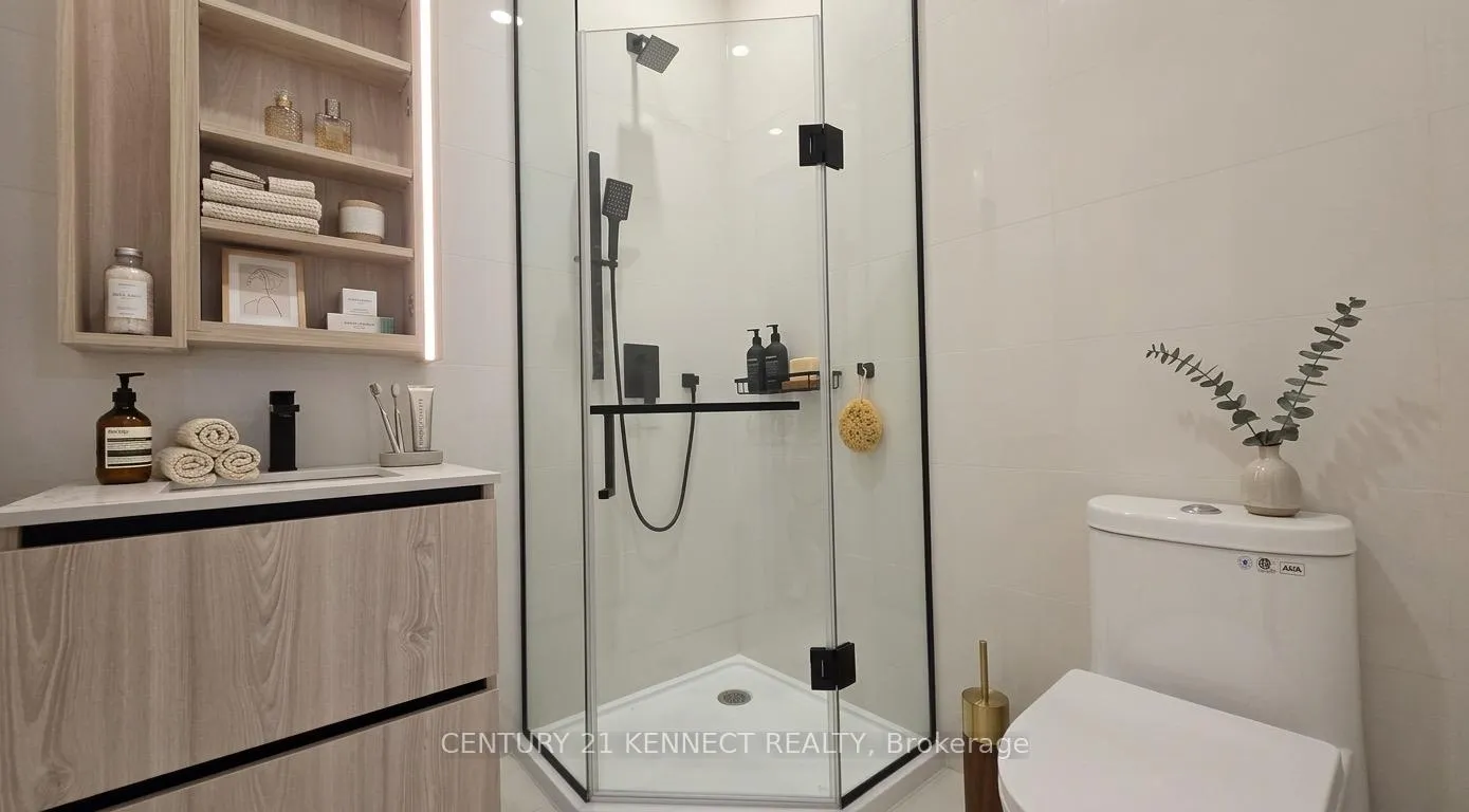Photo 11 of Unit 101, 699 Sheppard Avenue E, North York, Bayview Village — HOMEH