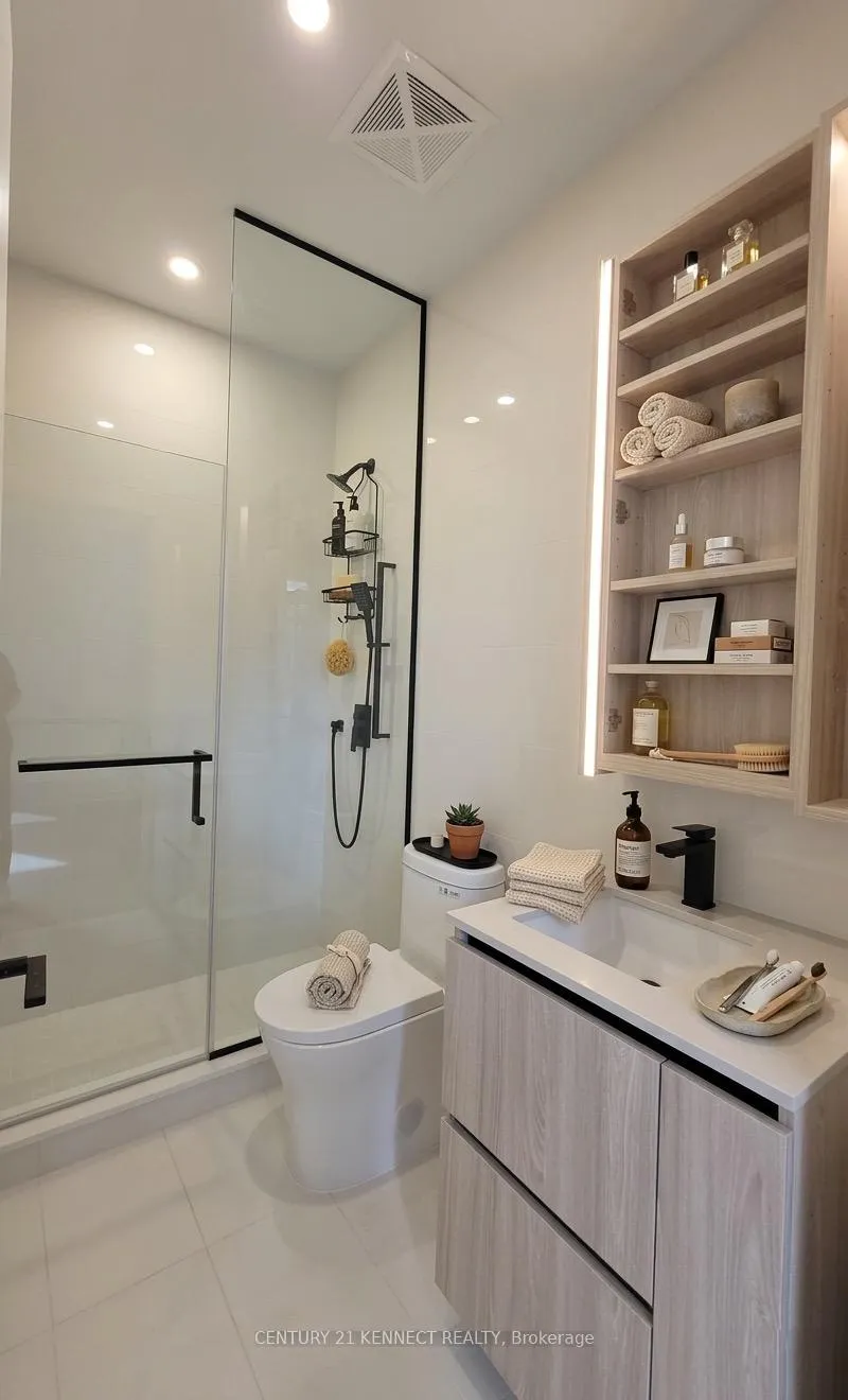 Photo 12 of Unit 101, 699 Sheppard Avenue E, North York, Bayview Village — HOMEH