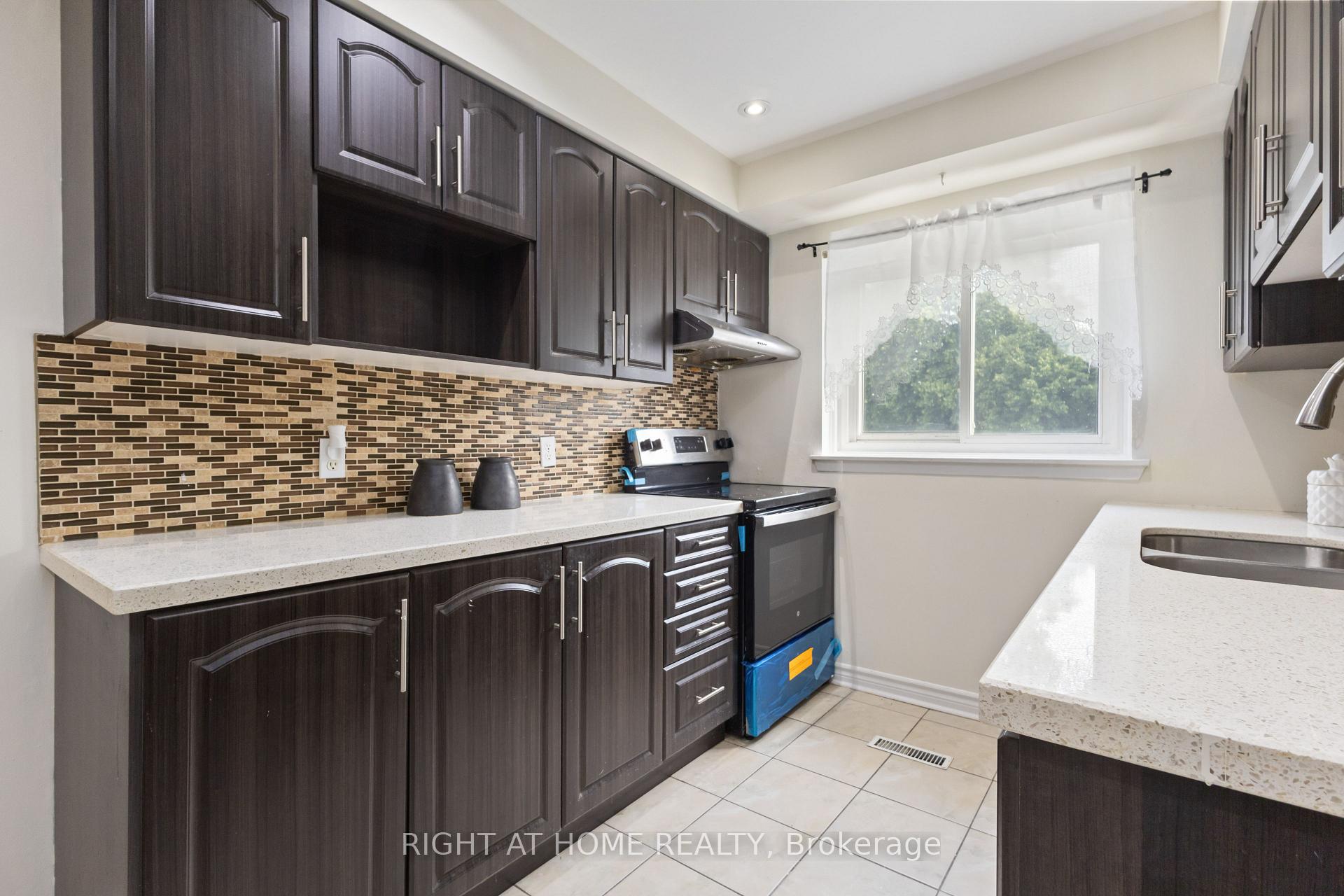 Photo 16 of 77 Lowry Square, Scarborough, Malvern — HOMEH