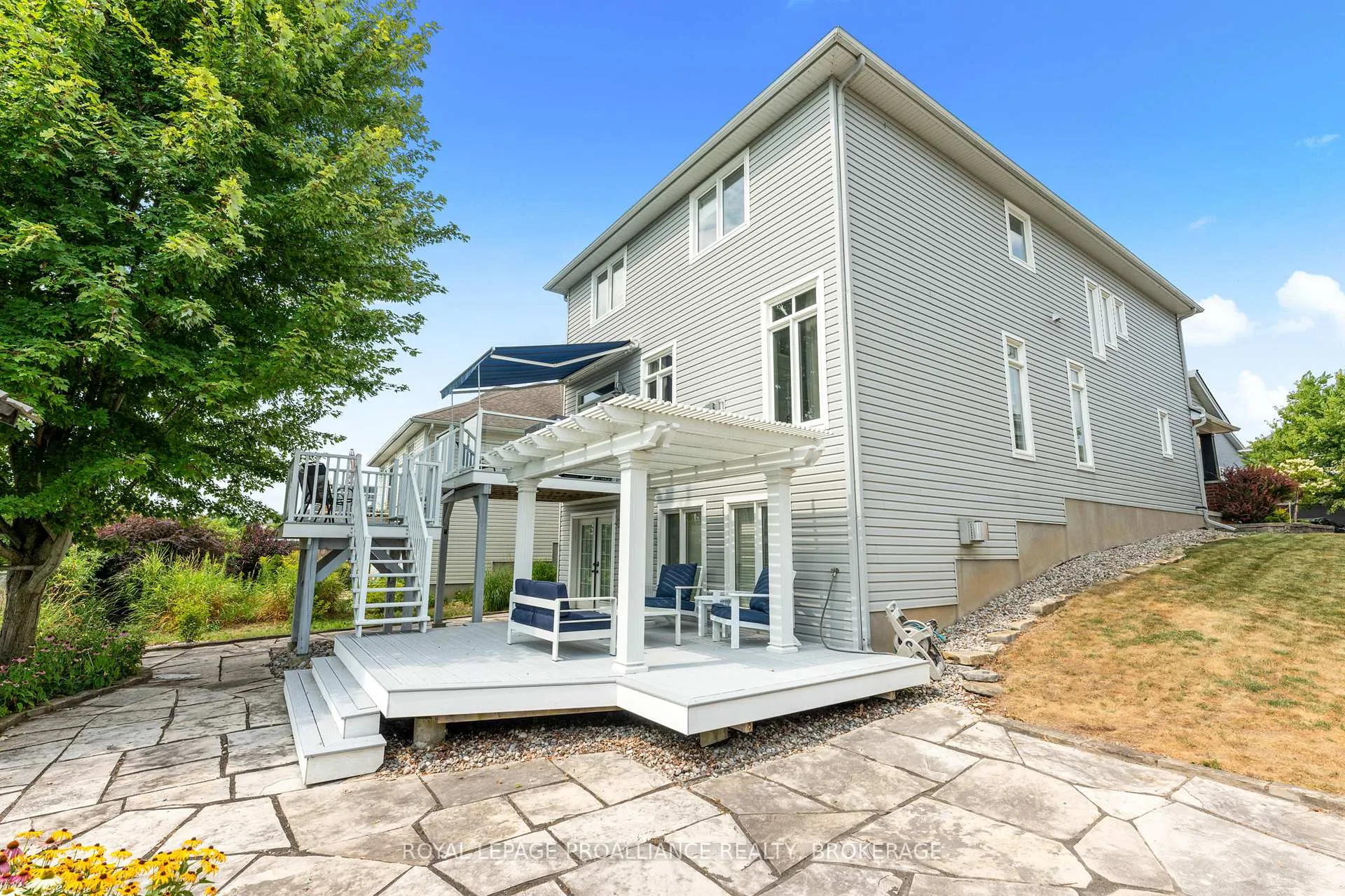 Photo 5 of 685 Fieldstone Drive, Kingston, Kingston East (Incl Barret Crt) — HOMEH