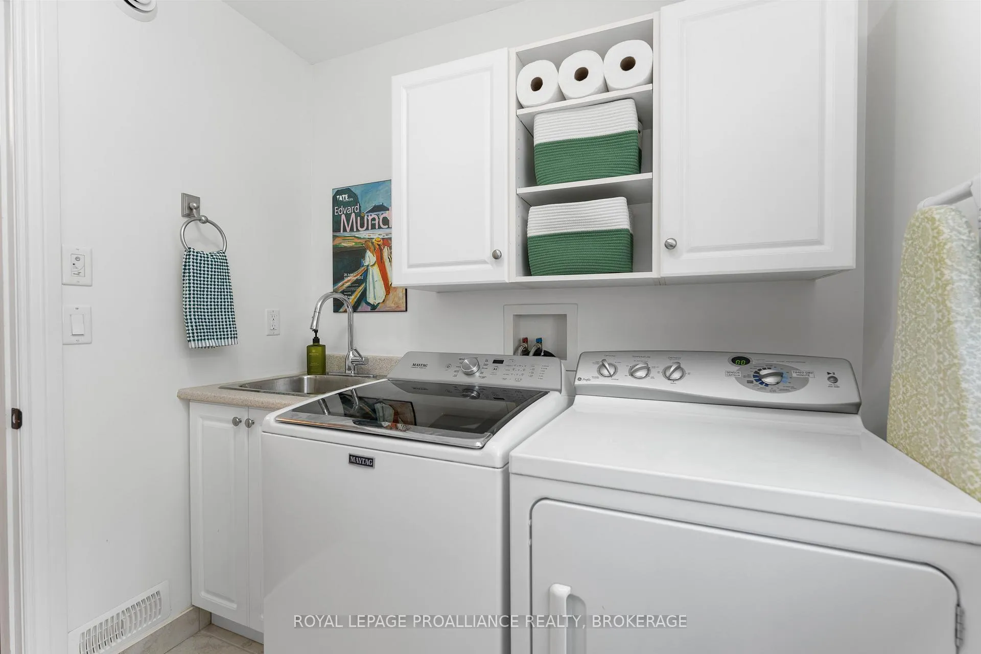Photo 33 of 685 Fieldstone Drive, Kingston, Kingston East (Incl Barret Crt) — HOMEH
