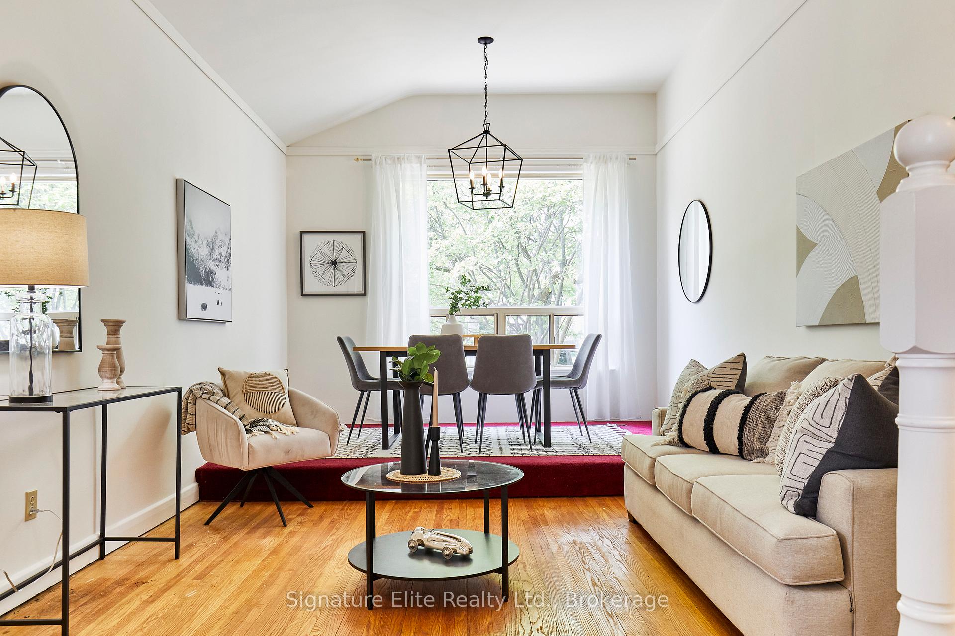 Photo 4 of 25 Farmbrook Road, Scarborough, Woburn — HOMEH