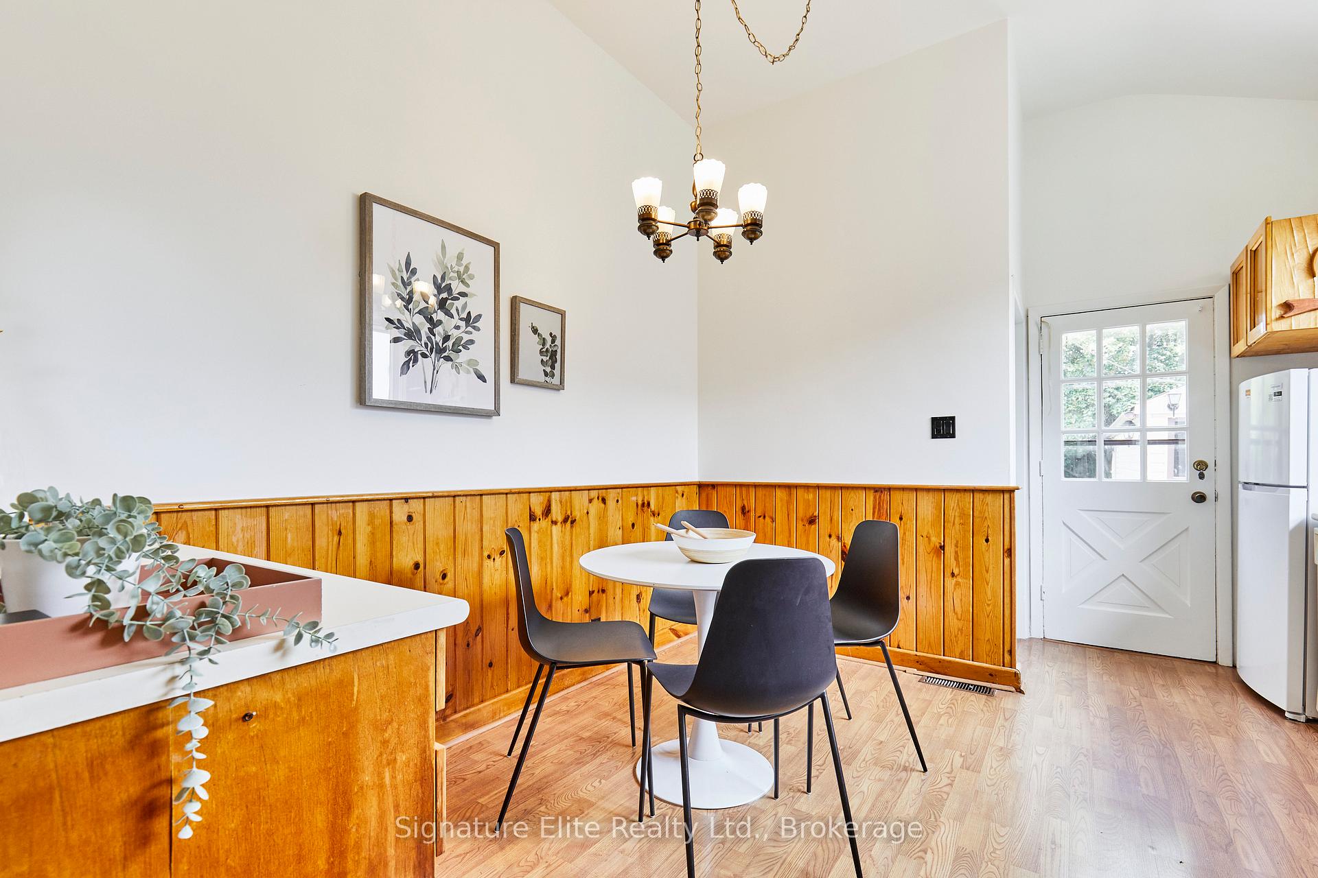 Photo 8 of 25 Farmbrook Road, Scarborough, Woburn — HOMEH