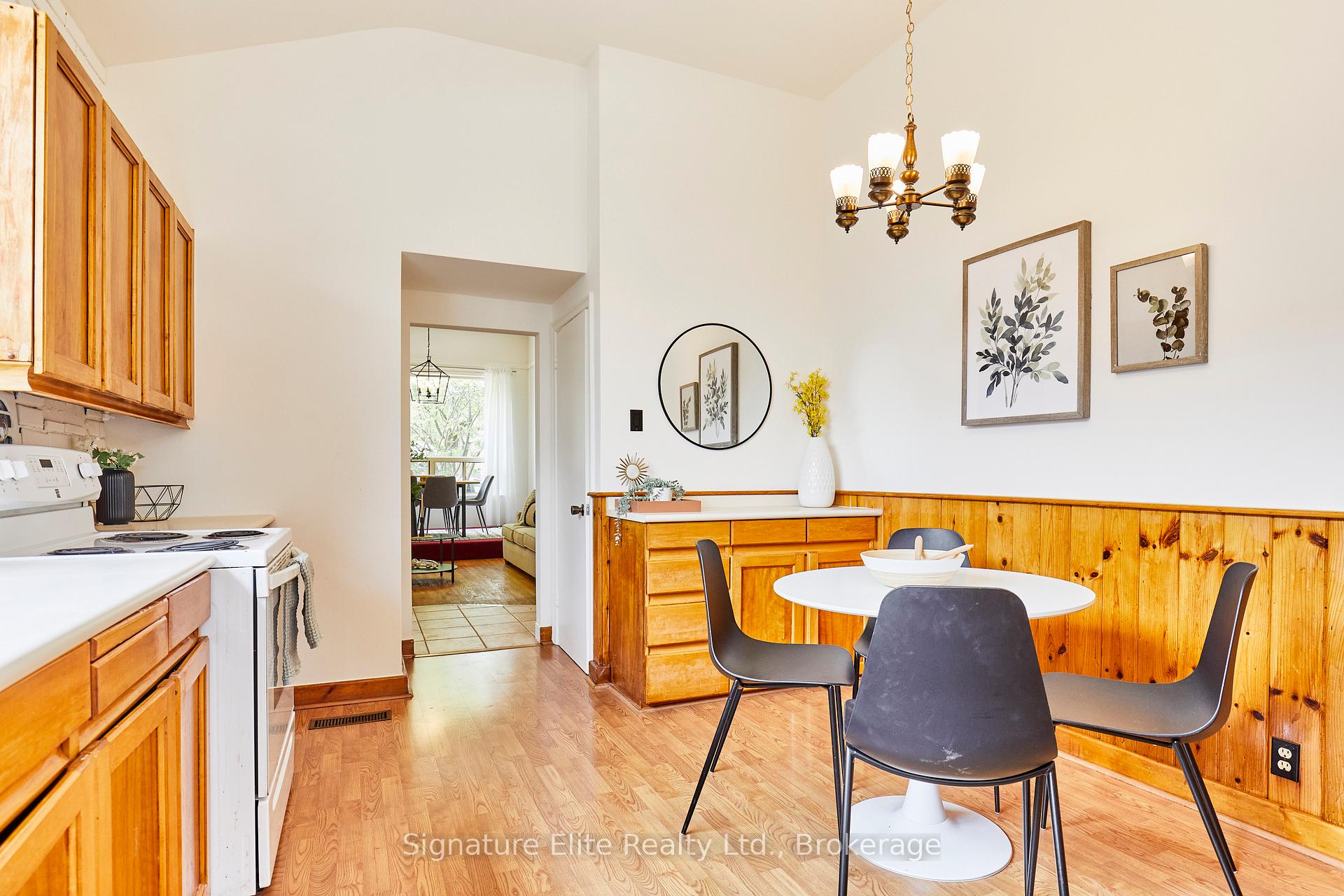 Photo 10 of 25 Farmbrook Road, Scarborough, Woburn — HOMEH