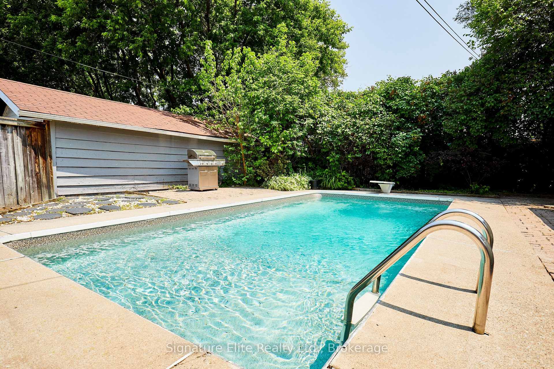 Photo 12 of 25 Farmbrook Road, Scarborough, Woburn — HOMEH