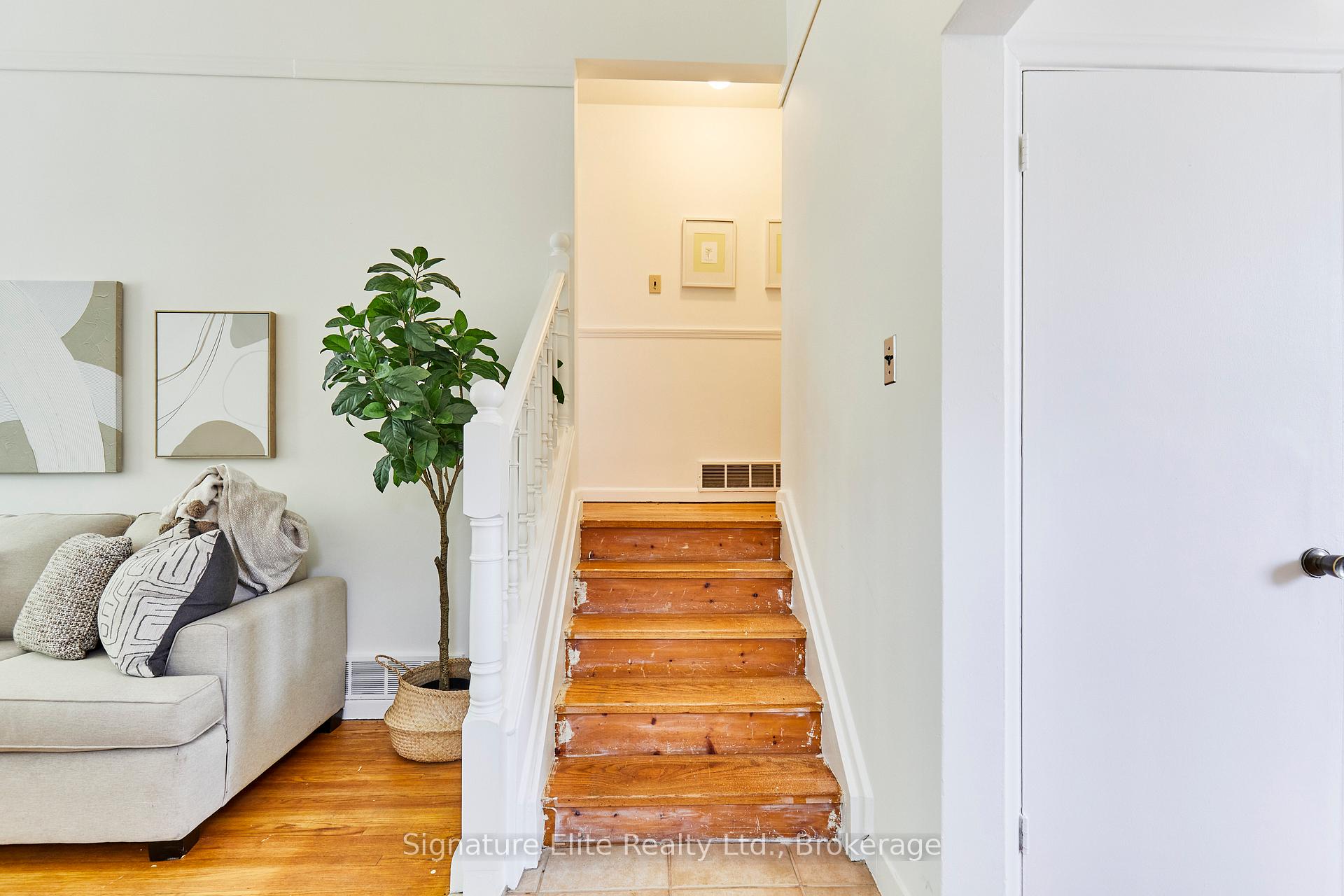 Photo 14 of 25 Farmbrook Road, Scarborough, Woburn — HOMEH