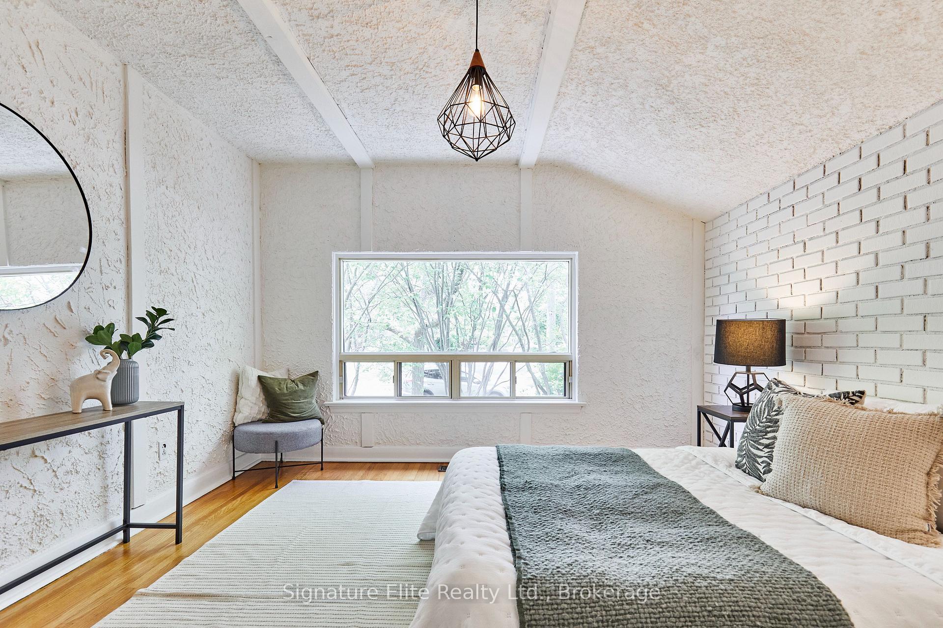 Photo 16 of 25 Farmbrook Road, Scarborough, Woburn — HOMEH