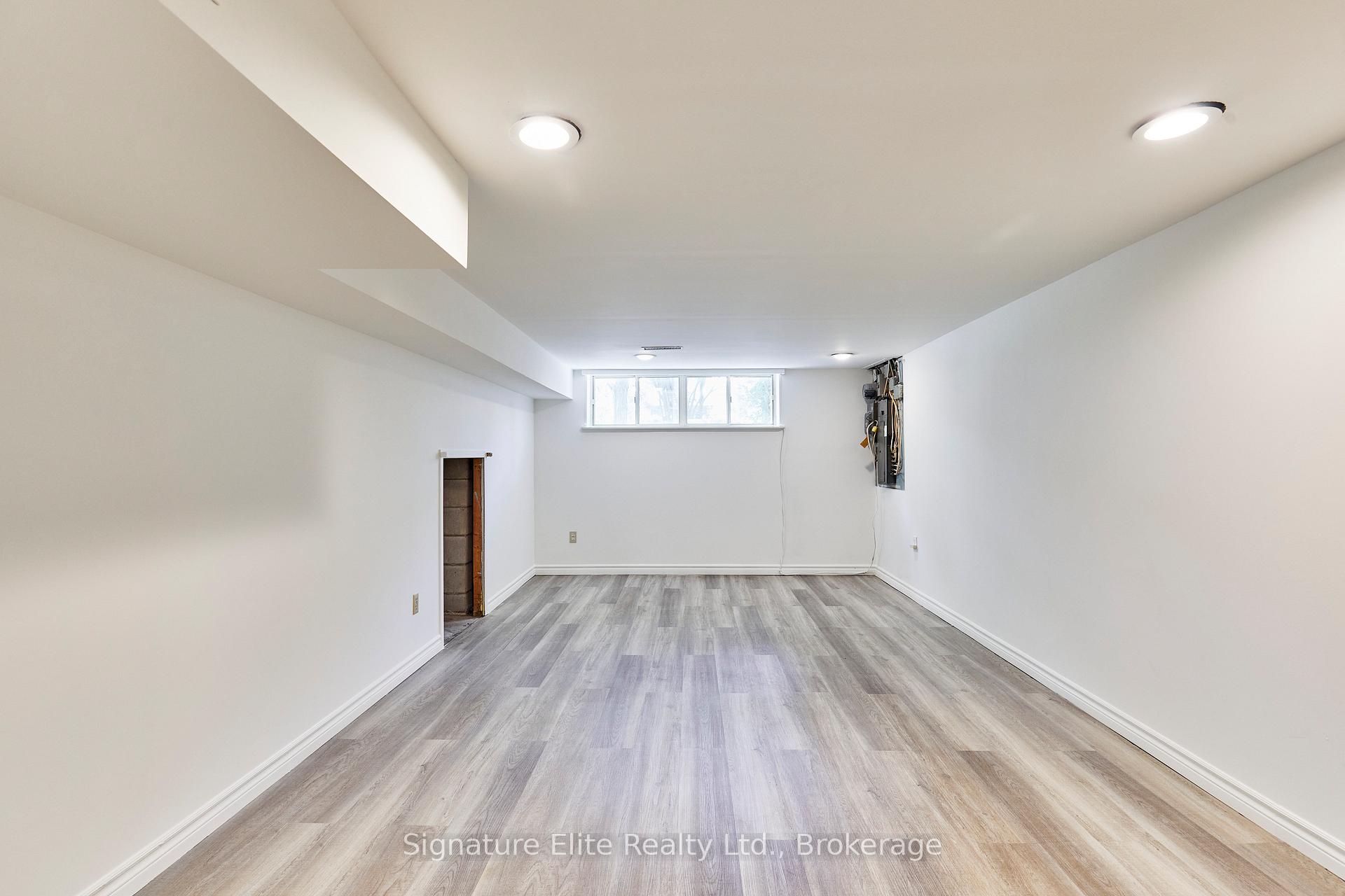 Photo 25 of 25 Farmbrook Road, Scarborough, Woburn — HOMEH
