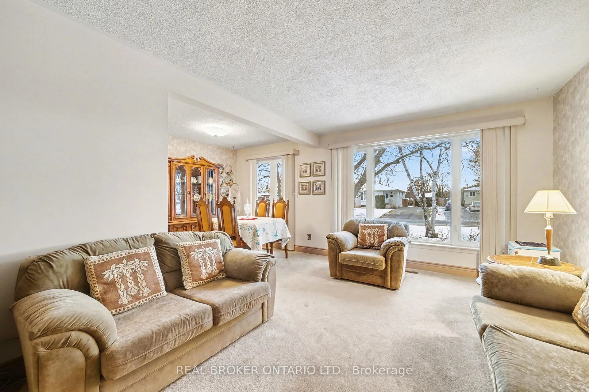 Photo 5 of 40 Flavian Crescent, Brampton, Southgate — HOMEH