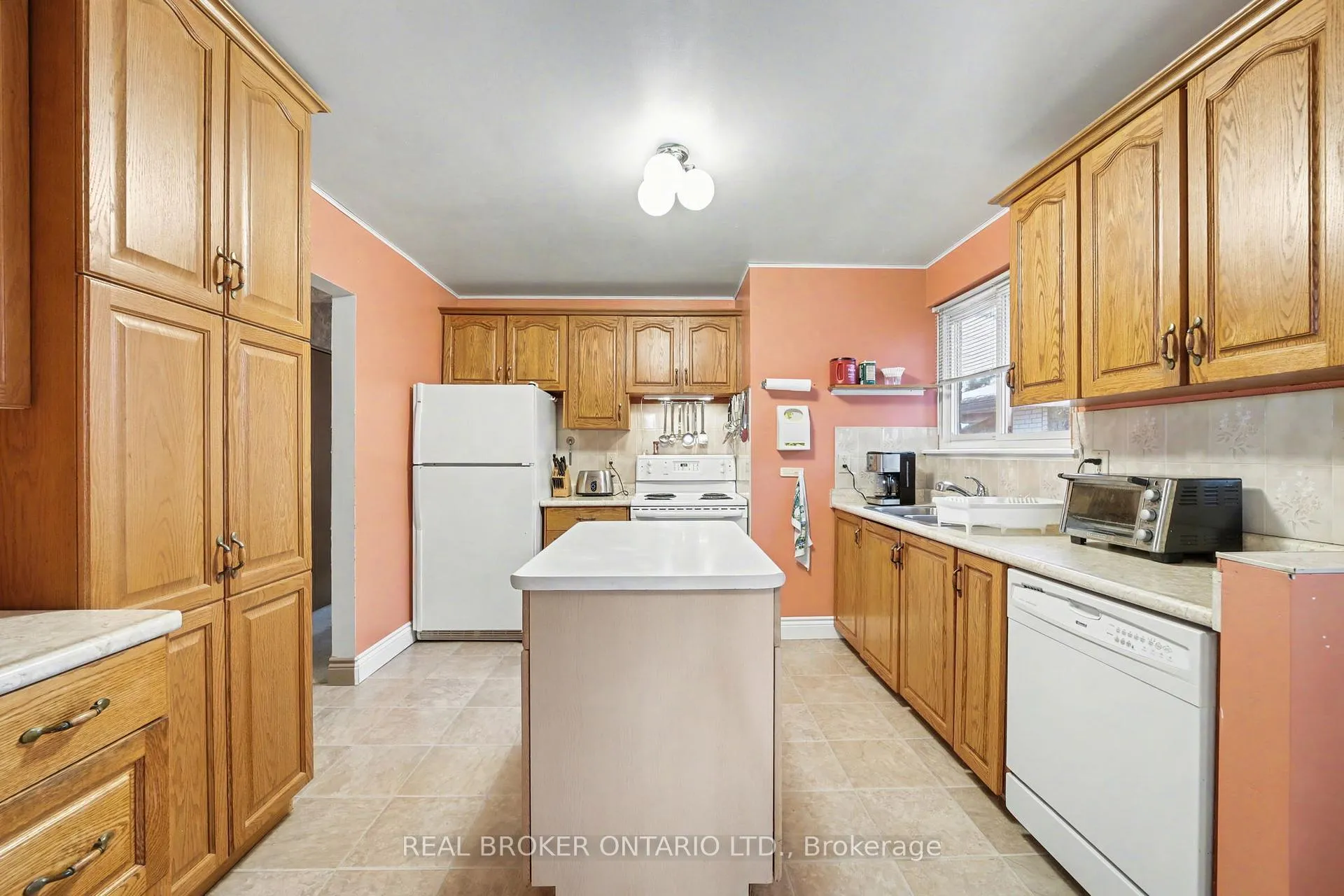 Photo 11 of 40 Flavian Crescent, Brampton, Southgate — HOMEH
