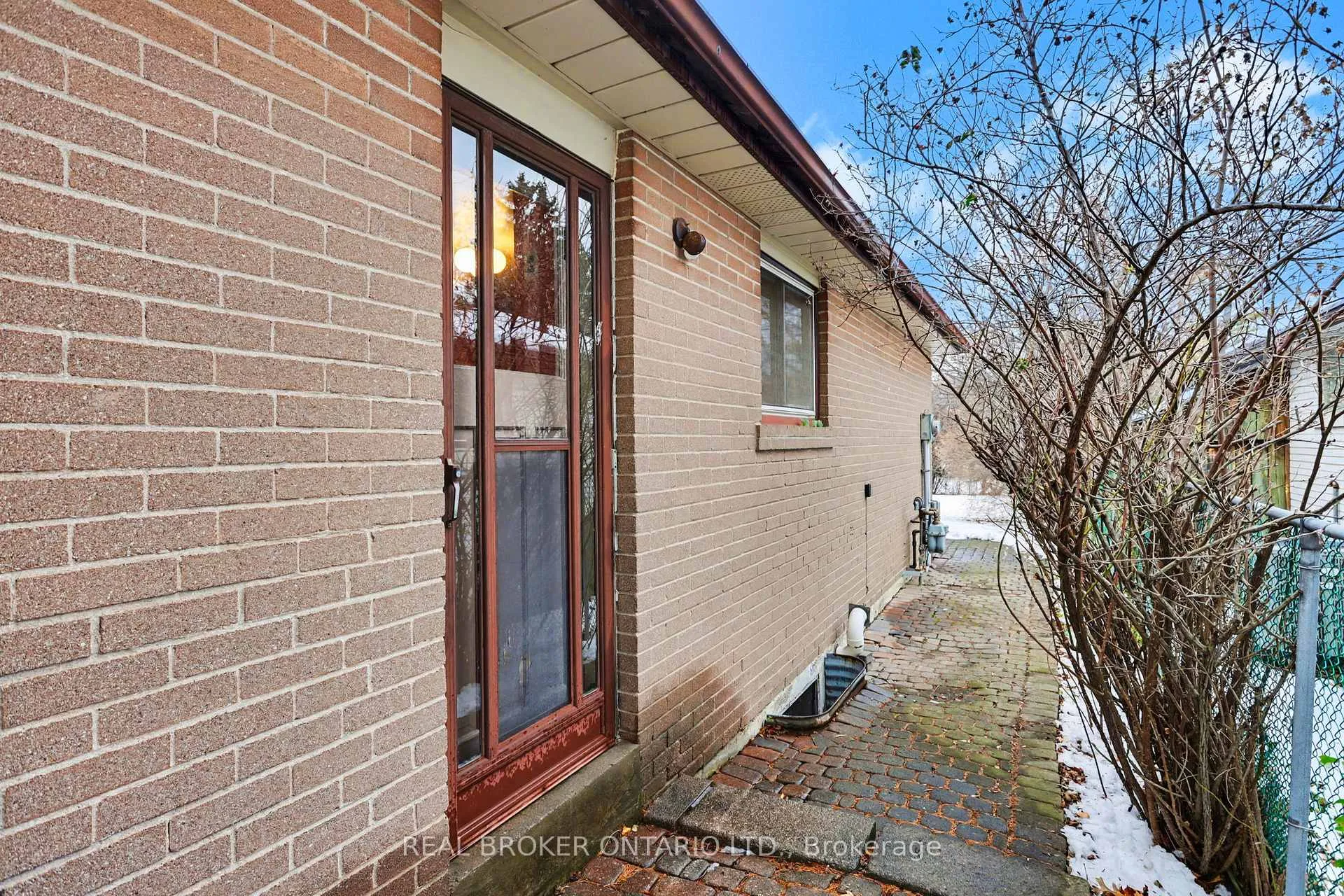 Photo 34 of 40 Flavian Crescent, Brampton, Southgate — HOMEH