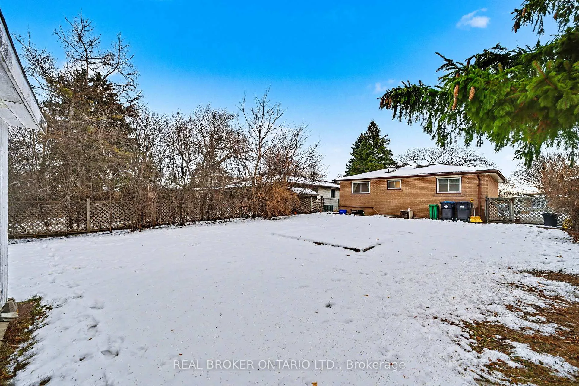 Photo 35 of 40 Flavian Crescent, Brampton, Southgate — HOMEH
